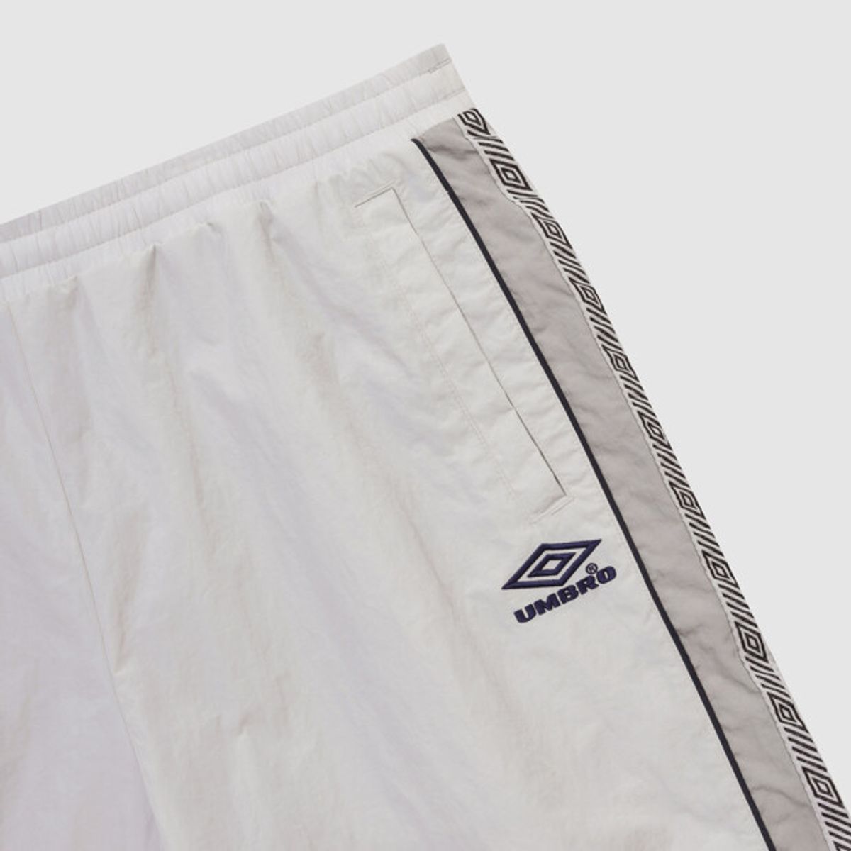 엄브로(UMBRO) HBL BLOKE OG 트랙 5부 반바지 라이트 그레이(UQ221CHP55)