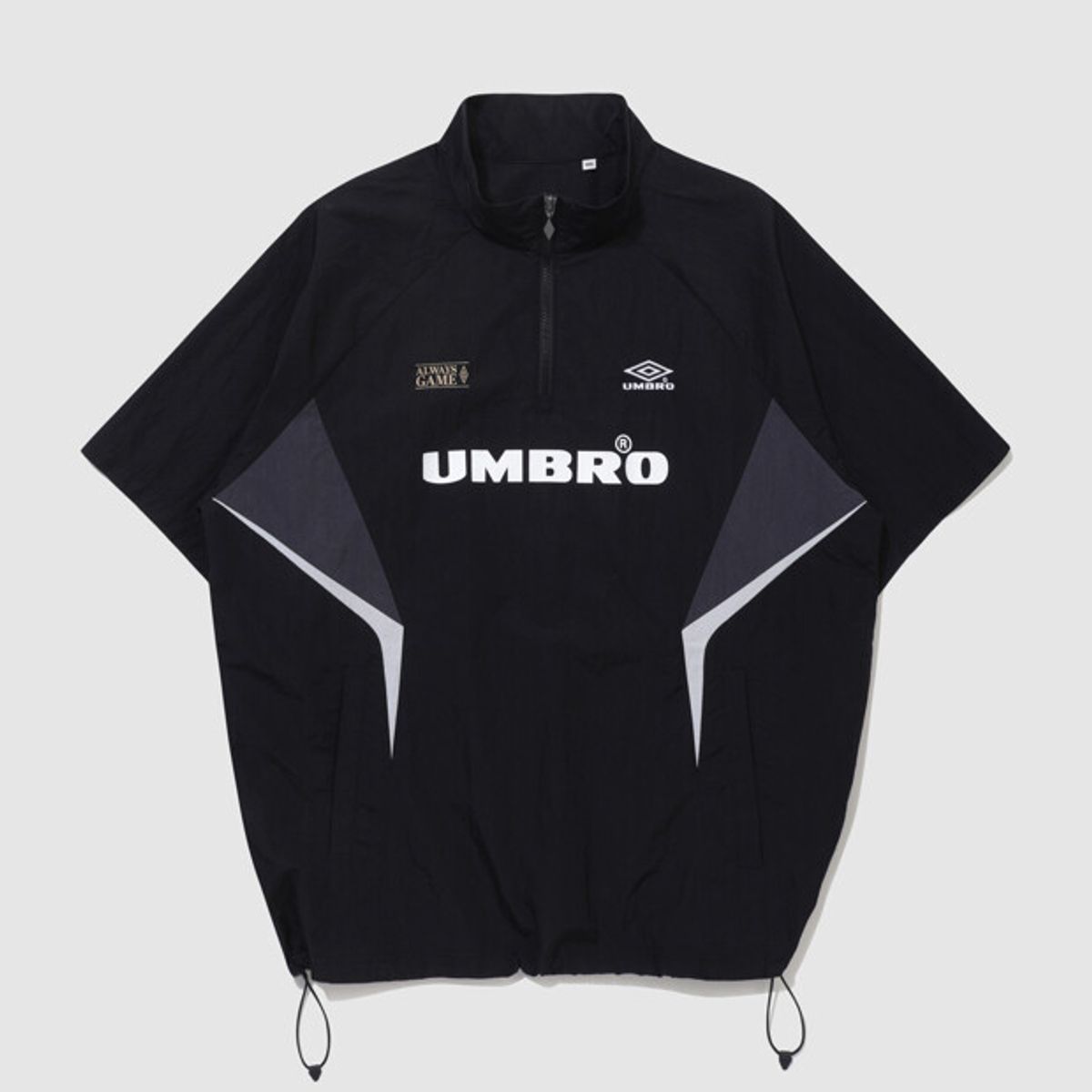 엄브로(UMBRO) HBL BLOKE 반팔 스탠넥 아노락 블랙(UQ223CWT52)