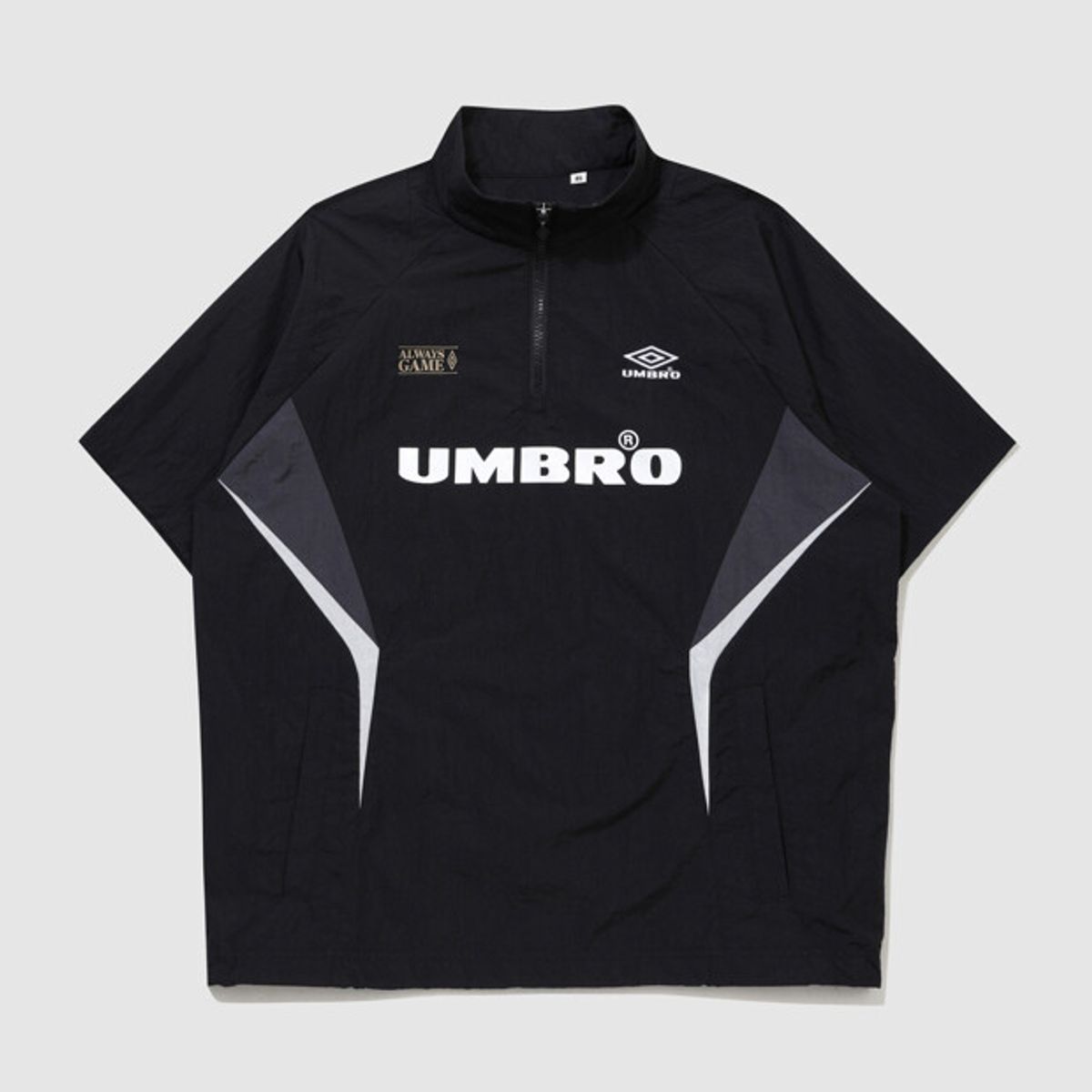 엄브로(UMBRO) HBL BLOKE 반팔 스탠넥 아노락 블랙(UQ223CWT52)