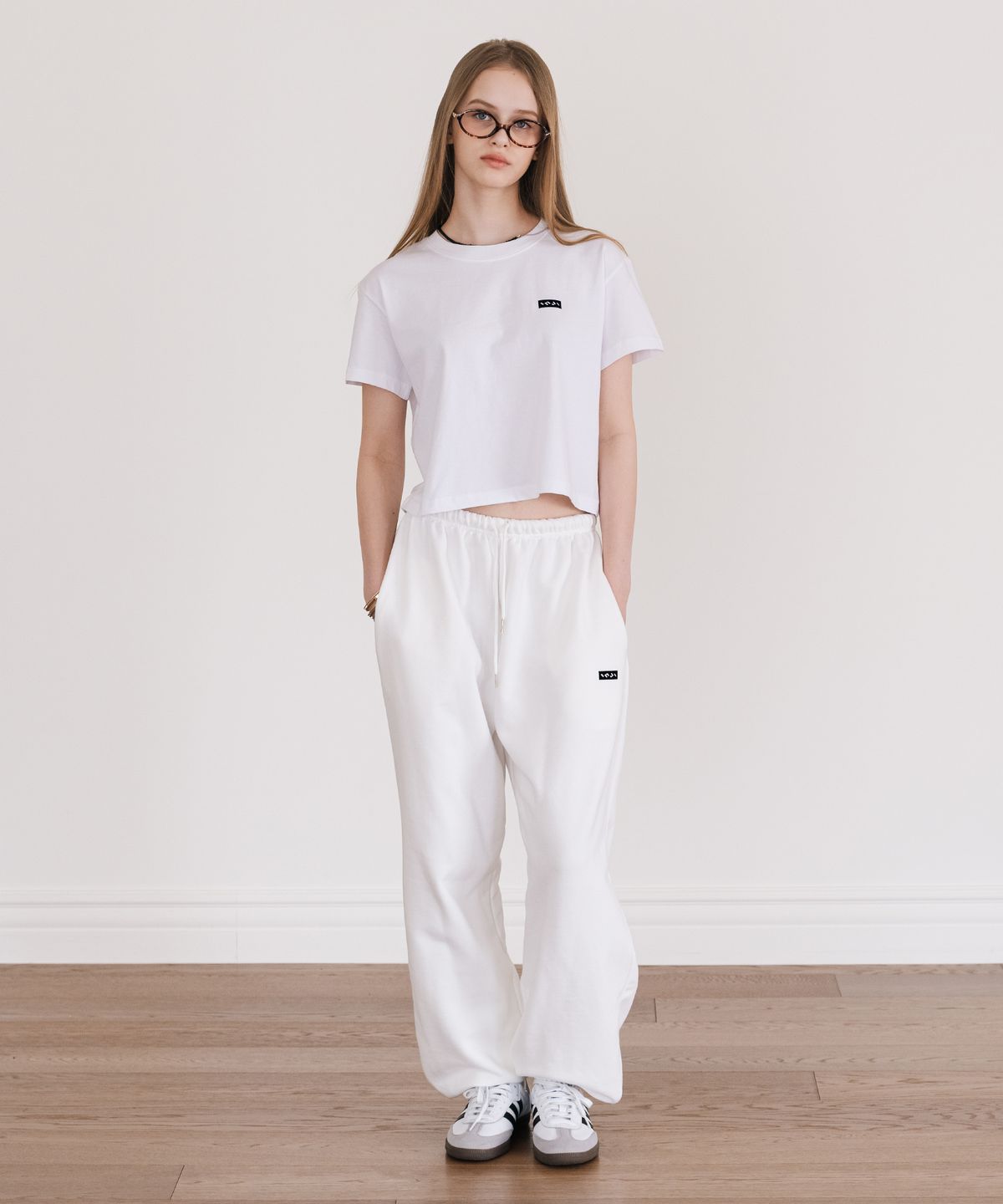 인지액티브(INJIACTIVE) Small Logo Jogger Pants 화이트