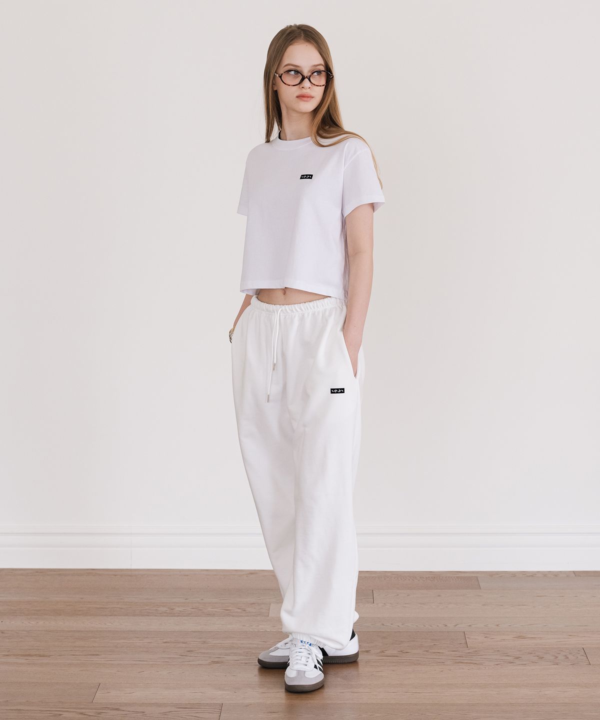 인지액티브(INJIACTIVE) Small Logo Jogger Pants 화이트