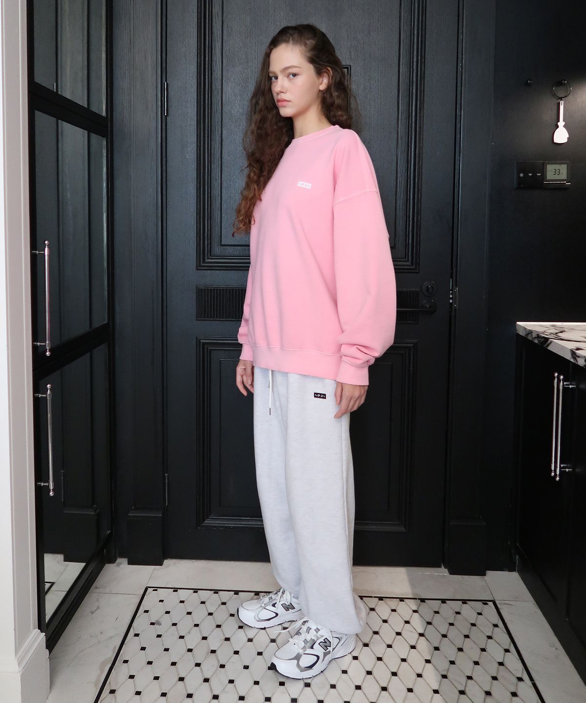 인지액티브(INJIACTIVE) Small Logo Jogger Pants 라이트 그레이