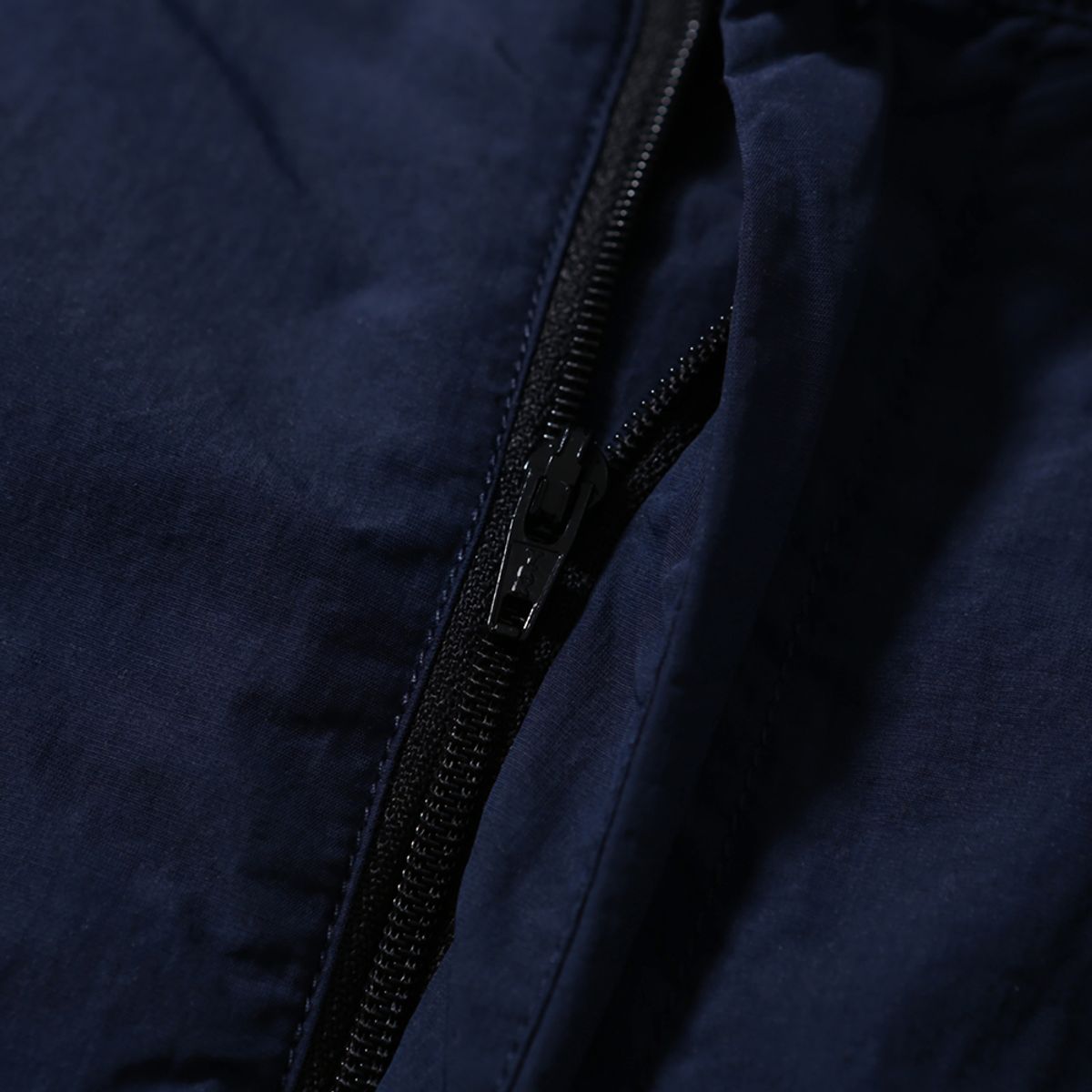 모이프(MOIF) [SS25] UNIFORM SHORTS / NAVY BLUE NC