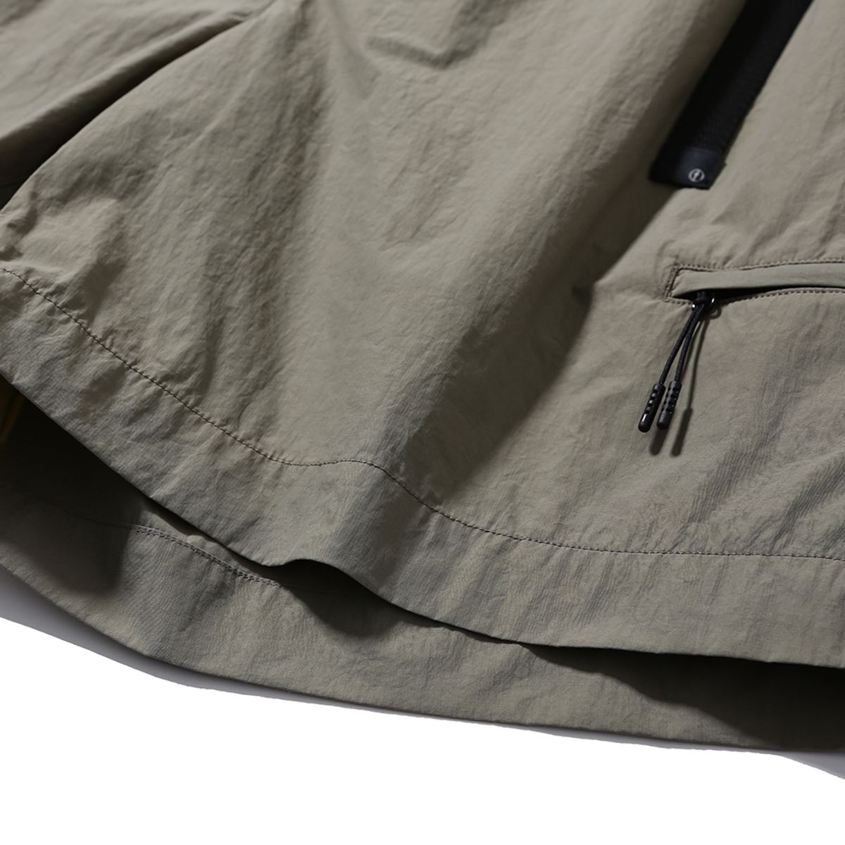 모이프(MOIF) [SS25] UNIFORM SHORTS / SAND NC
