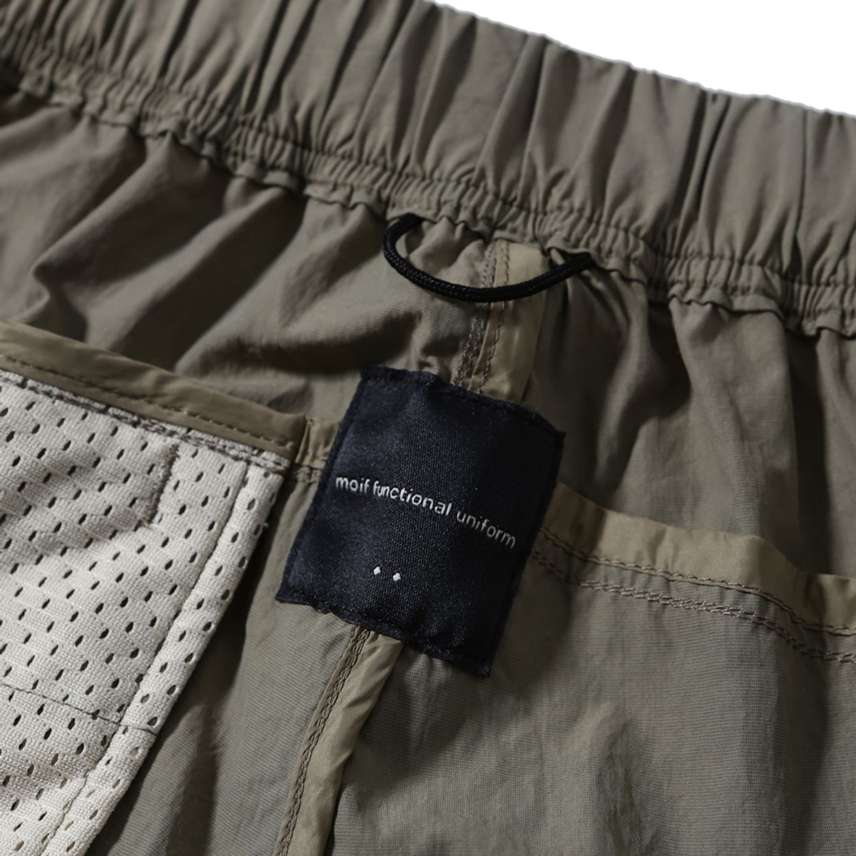 모이프(MOIF) [SS25] UNIFORM SHORTS / SAND NC