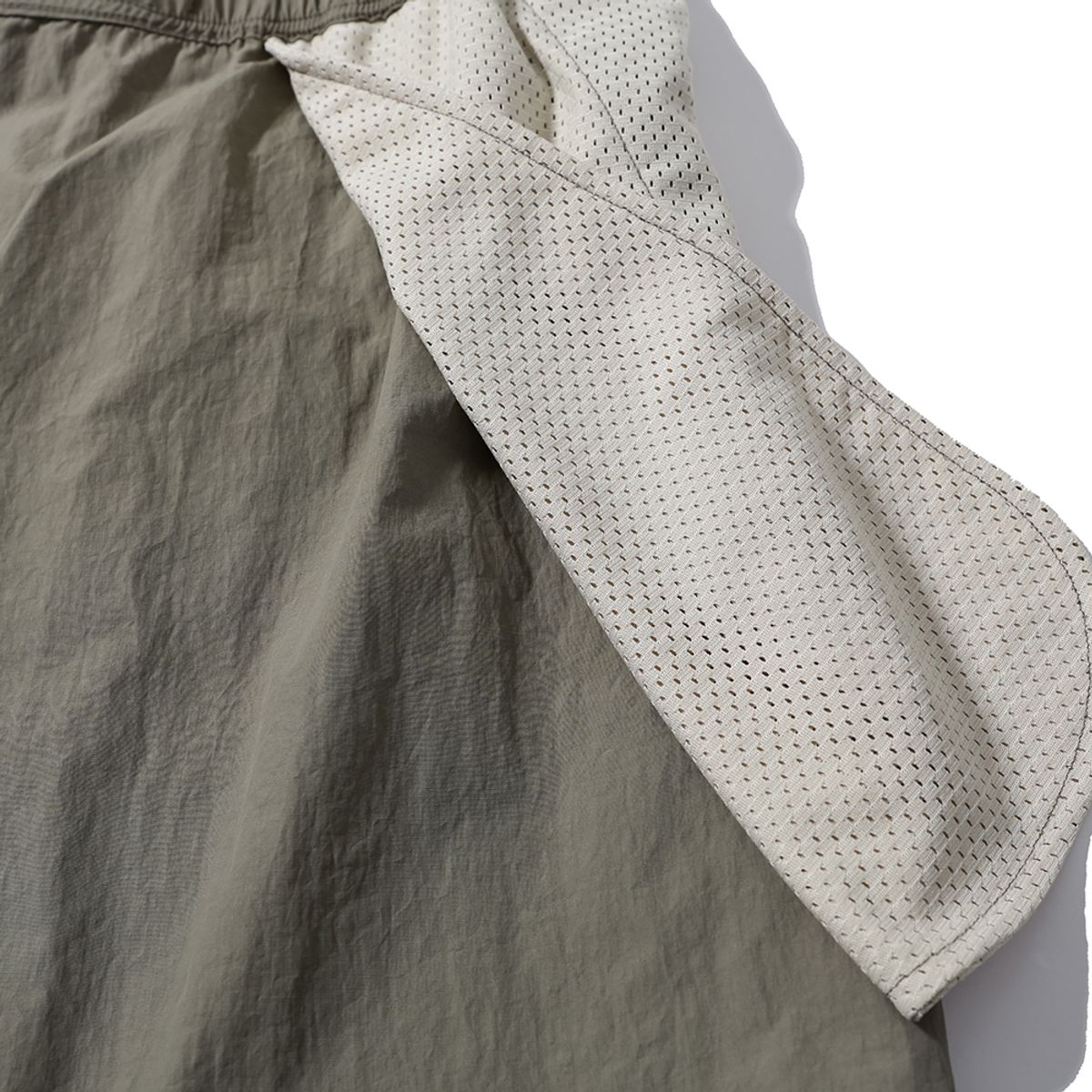 모이프(MOIF) [SS25] UNIFORM SHORTS / SAND NC