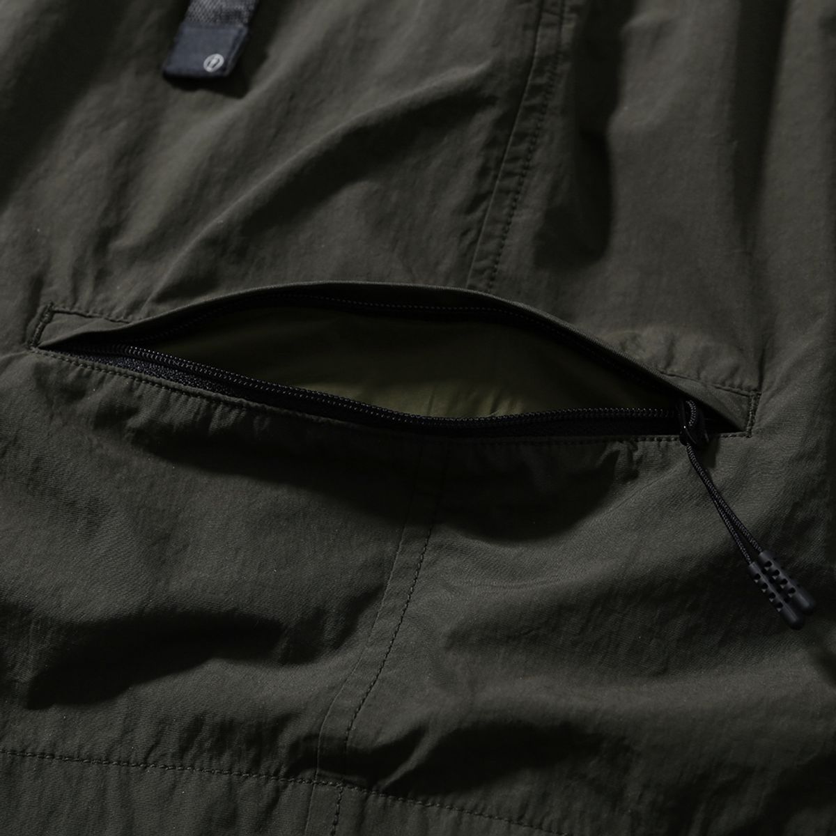 모이프(MOIF) [SS25] UNIFORM SHORTS / OLIVE NC