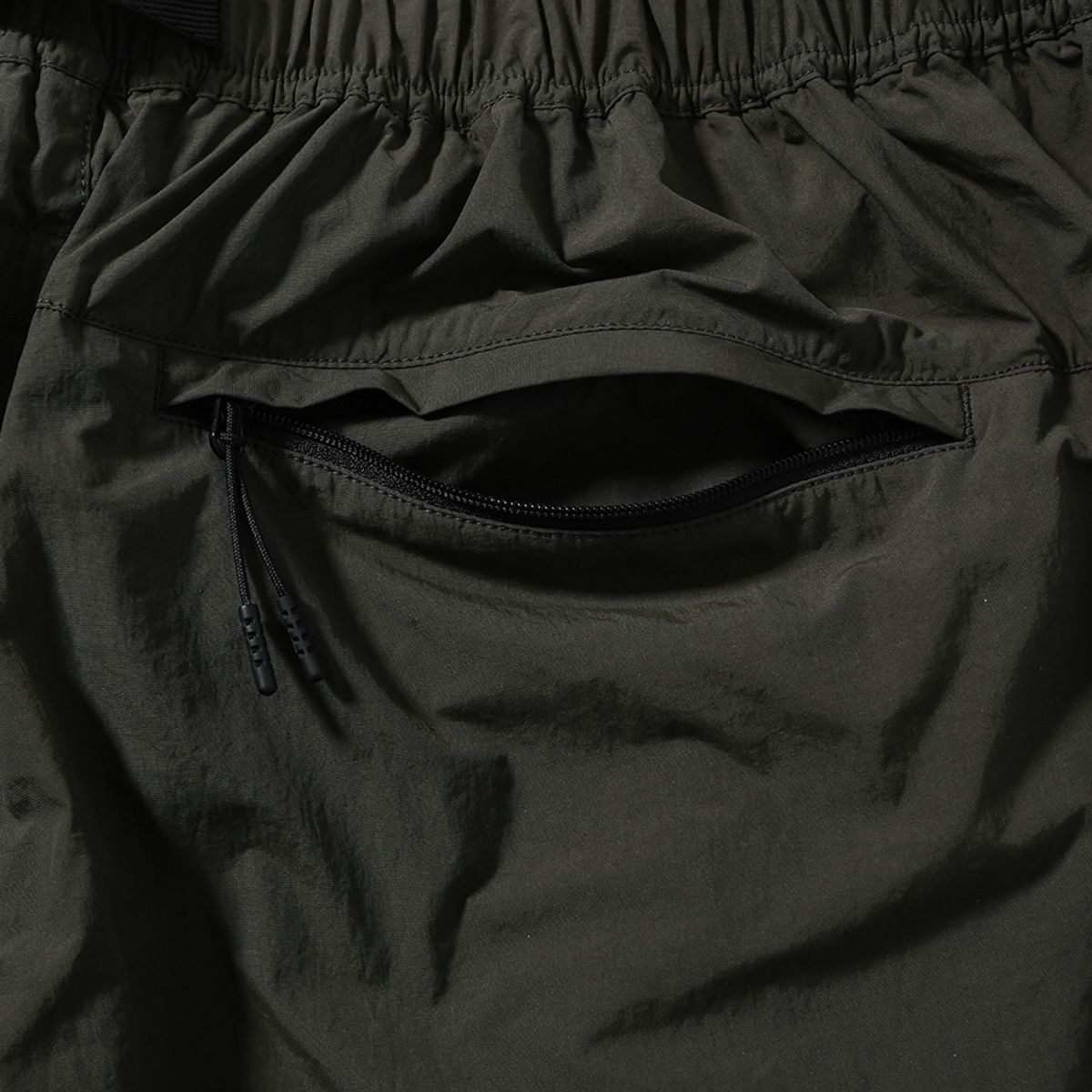 모이프(MOIF) [SS25] UNIFORM SHORTS / OLIVE NC
