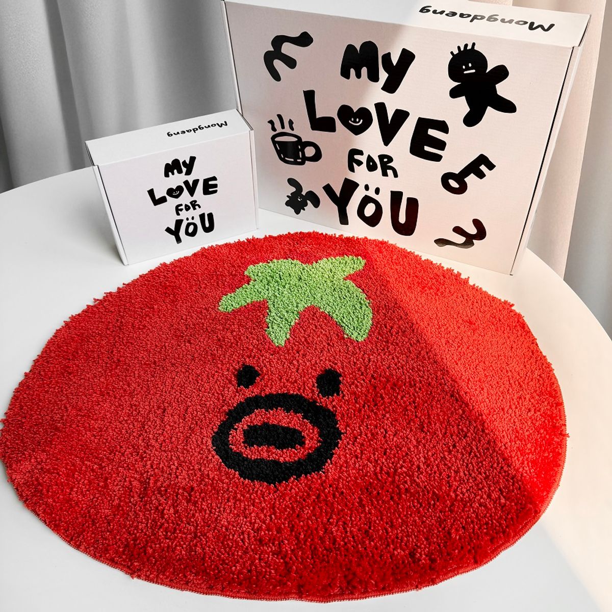 몽댕(MONGDAENG) Mustache Red Tomathew Rug 웅이 토매튜 러그 (59cm)