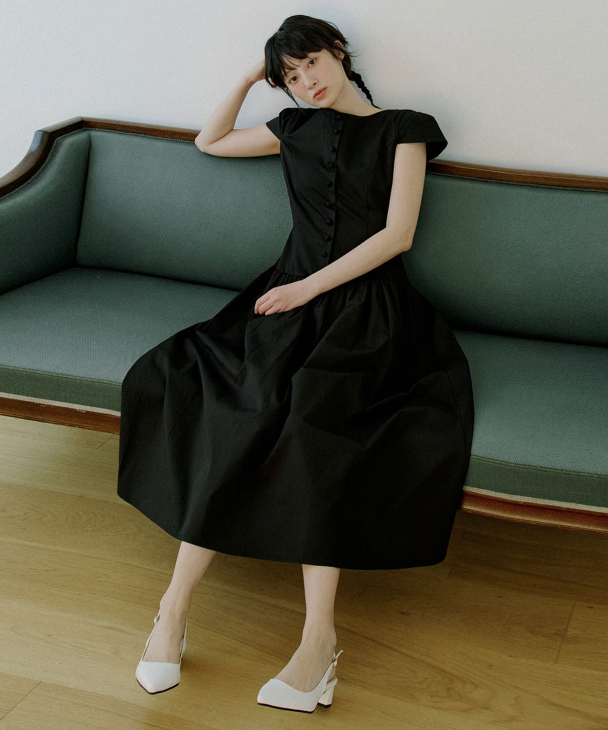 리올그(REORG) WOI BEAN BUTTON LONG OPS BLACK