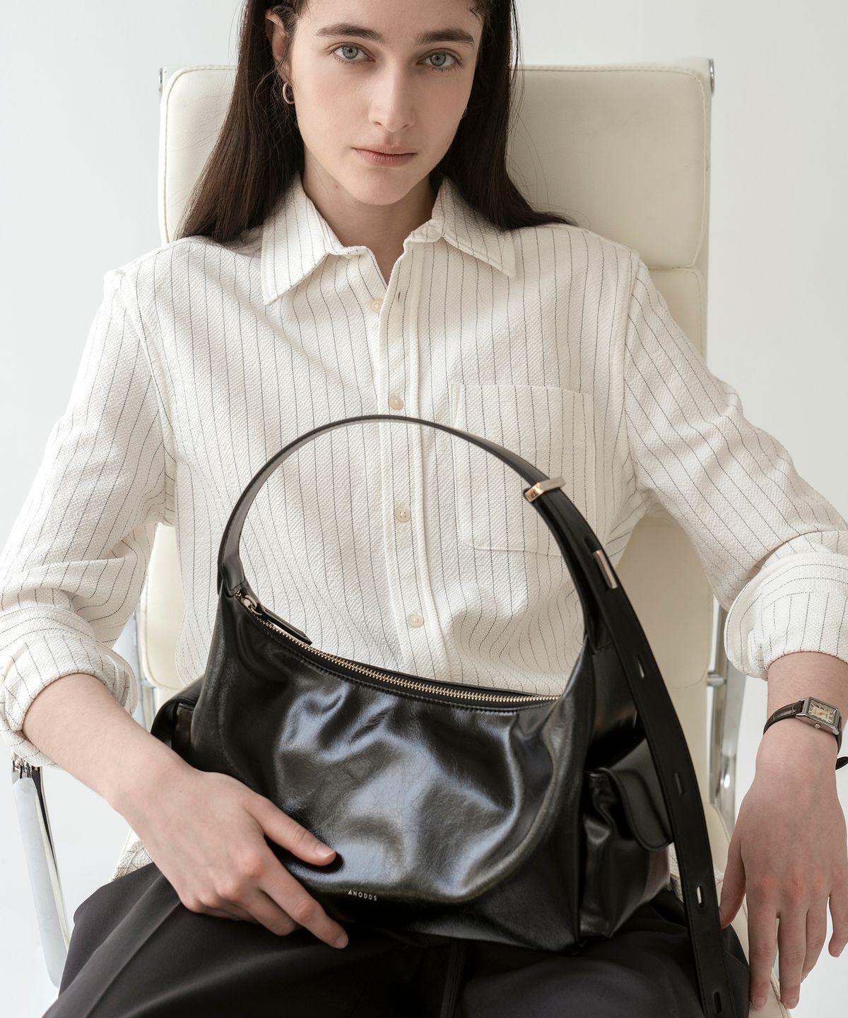 앤오즈(ANODDS) POTI pocket hobo bag 2 color