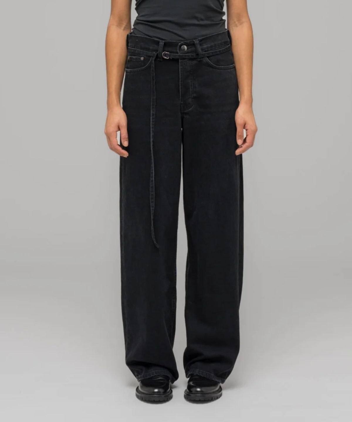 032씨(032C) (U) 다운 투 어스 와이드 레그 진 워시드 블랙 DOWN TO EARTH WIDE LEG JEAN WASHED BLACK