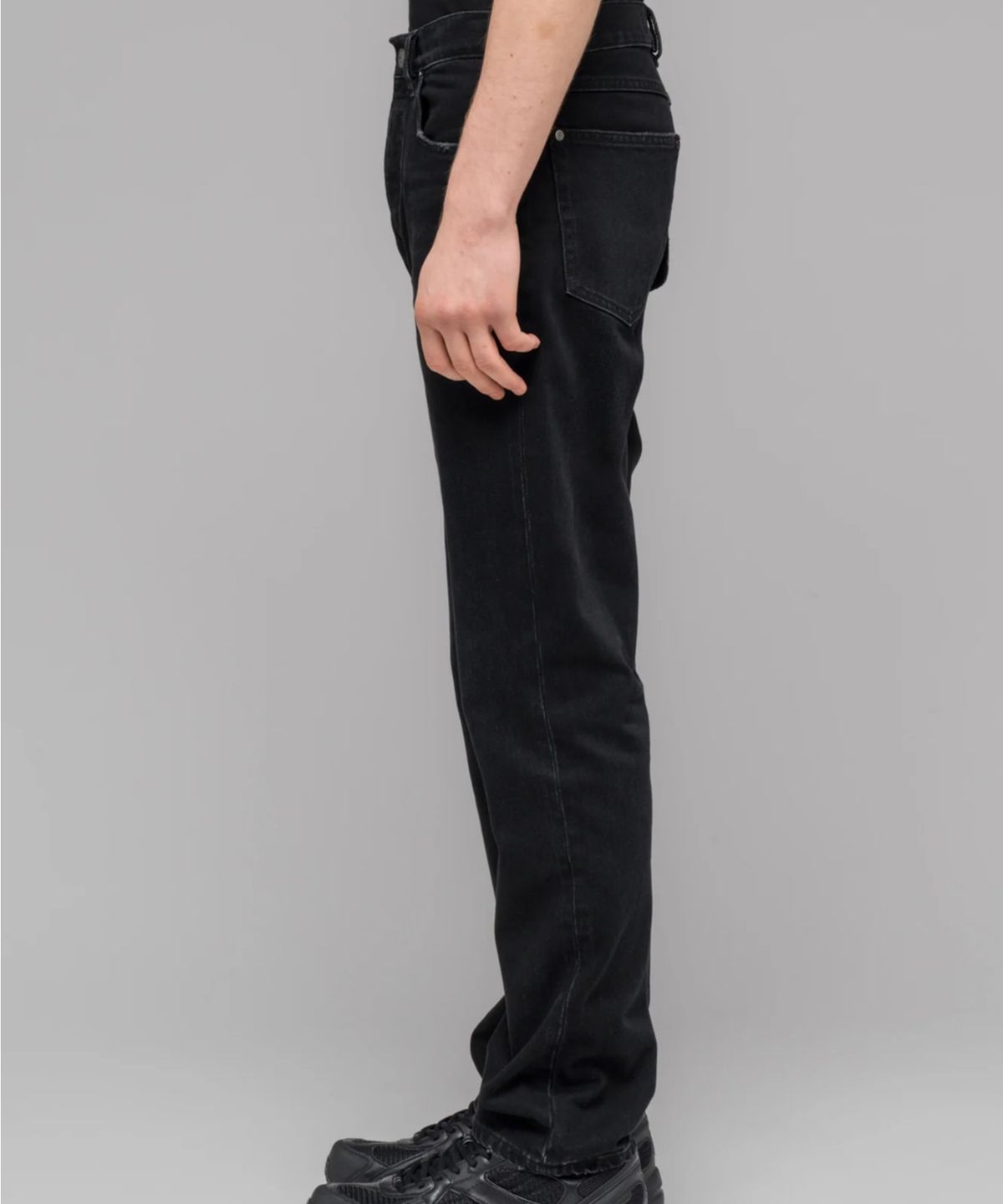 032씨(032C) (U) 다운 투 어스 스트레이트 레그 진 워시드 블랙 DOWN TO EARTH STRAIGHT LEG JEAN WASHED BLACK