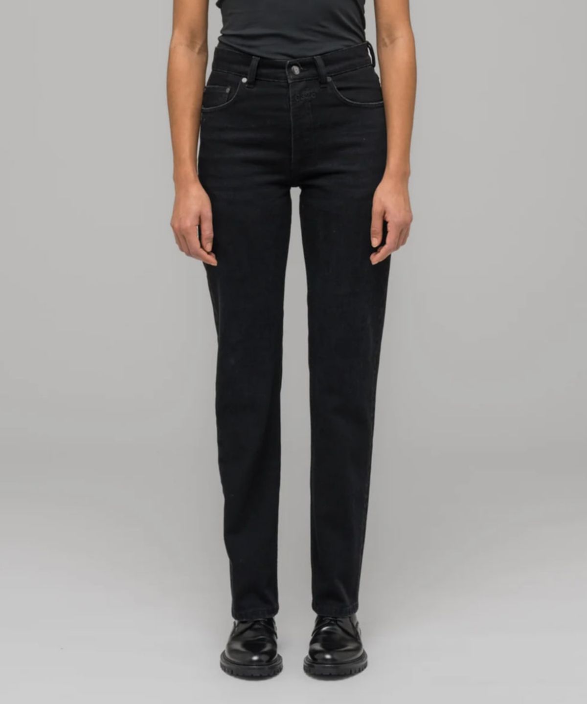 032씨(032C) (U) 다운 투 어스 스트레이트 레그 진 워시드 블랙 DOWN TO EARTH STRAIGHT LEG JEAN WASHED BLACK