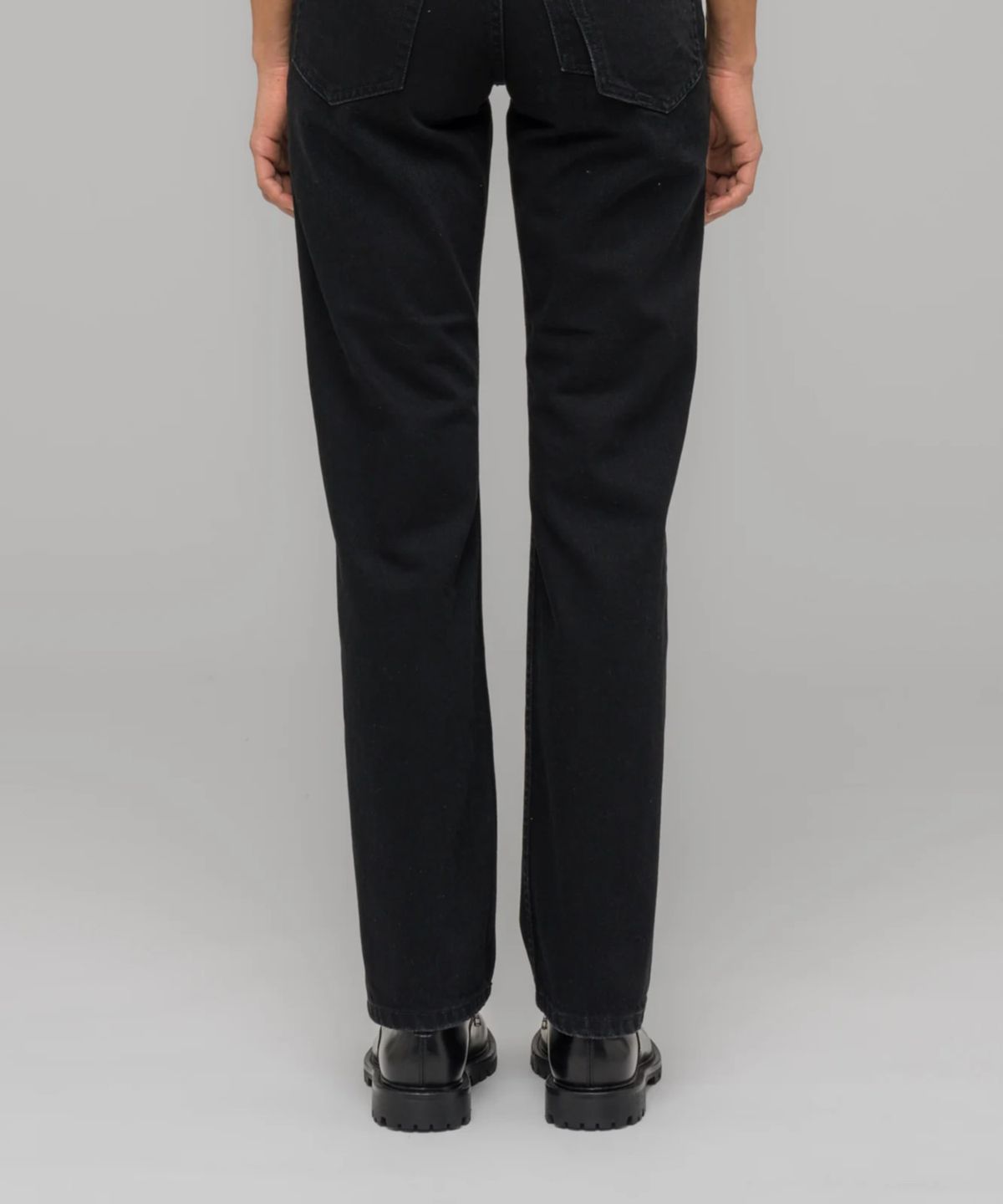 032씨(032C) (U) 다운 투 어스 스트레이트 레그 진 워시드 블랙 DOWN TO EARTH STRAIGHT LEG JEAN WASHED BLACK