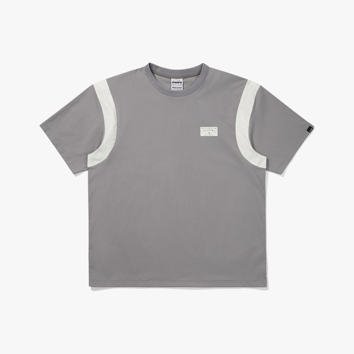 디아도라(diadora) 아쿠아듄 스트레치 우븐 반팔 피스테 GREY