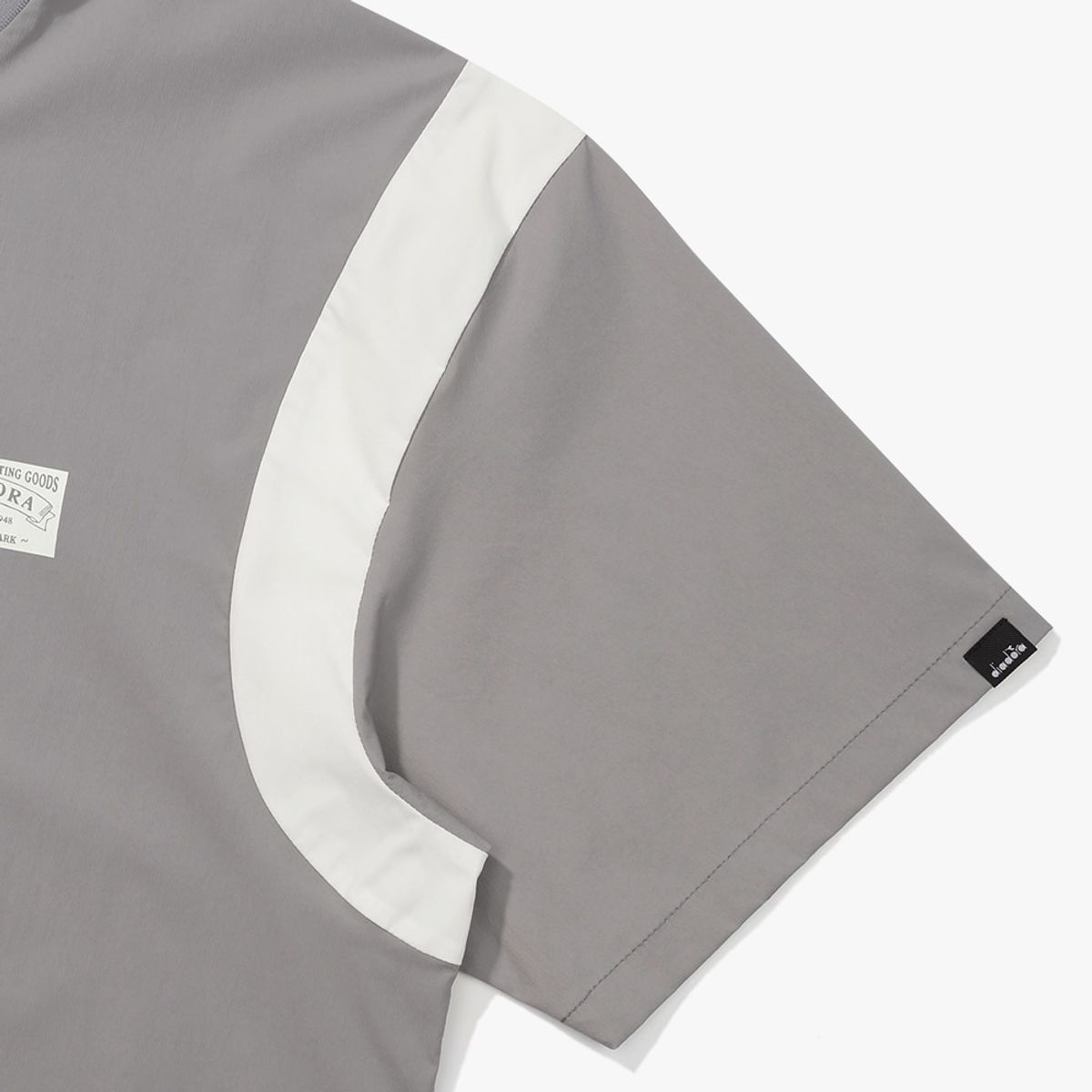 디아도라(diadora) 아쿠아듄 스트레치 우븐 반팔 피스테 GREY