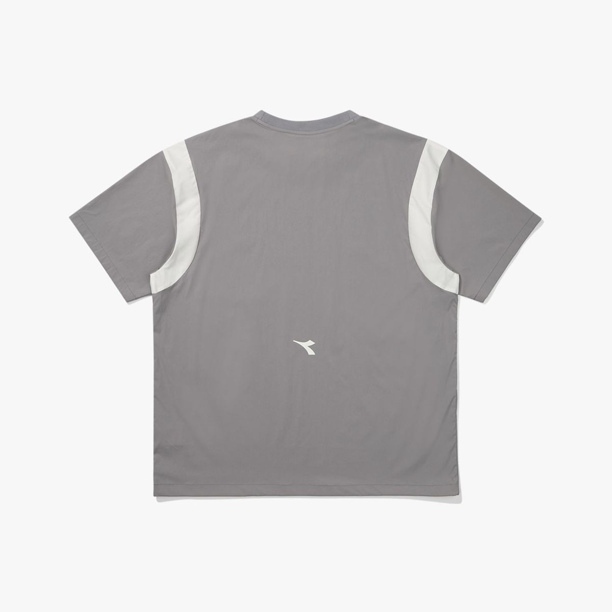 디아도라(diadora) 아쿠아듄 스트레치 우븐 반팔 피스테 GREY