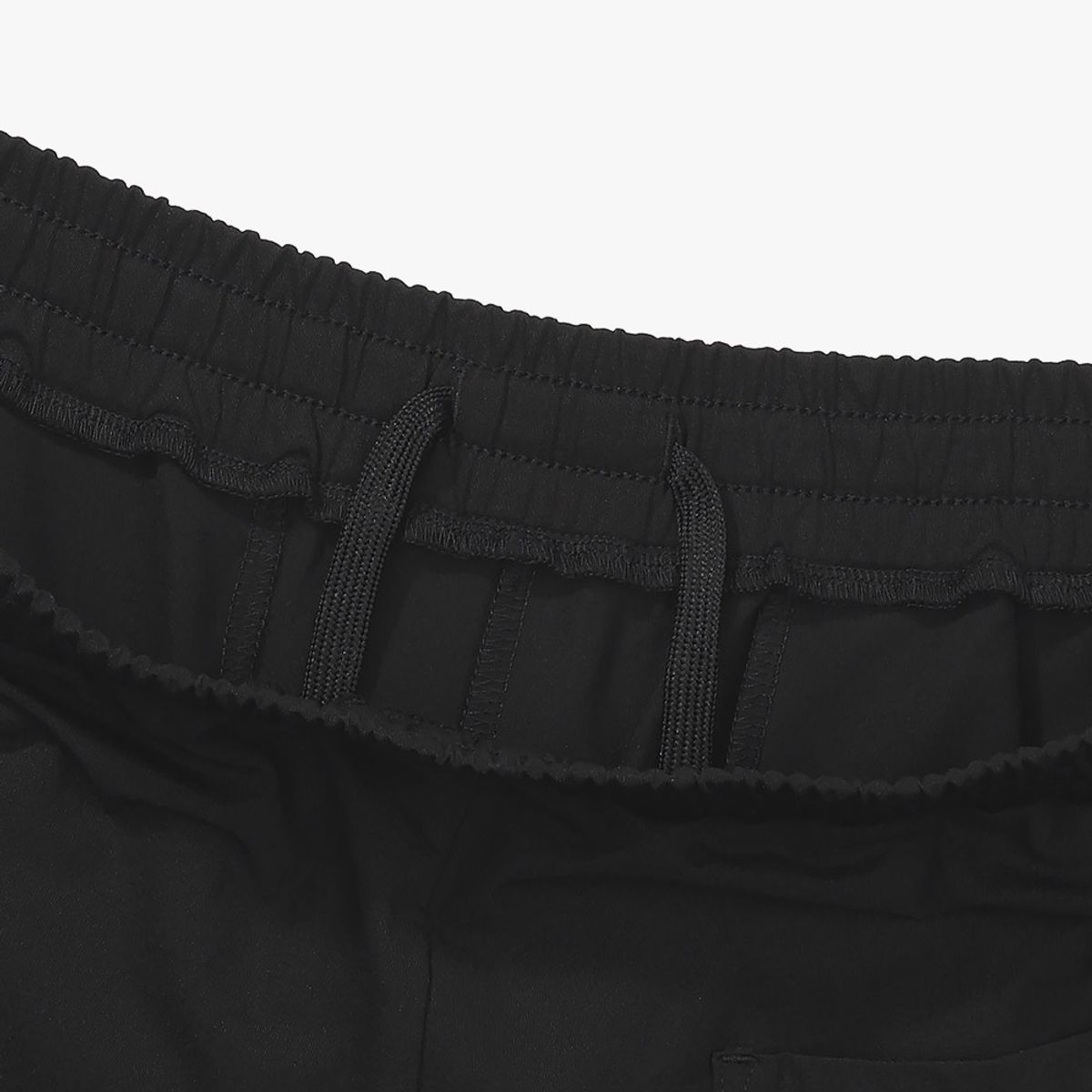 디아도라(diadora) 드라이 브리즈 쇼츠 BLACK