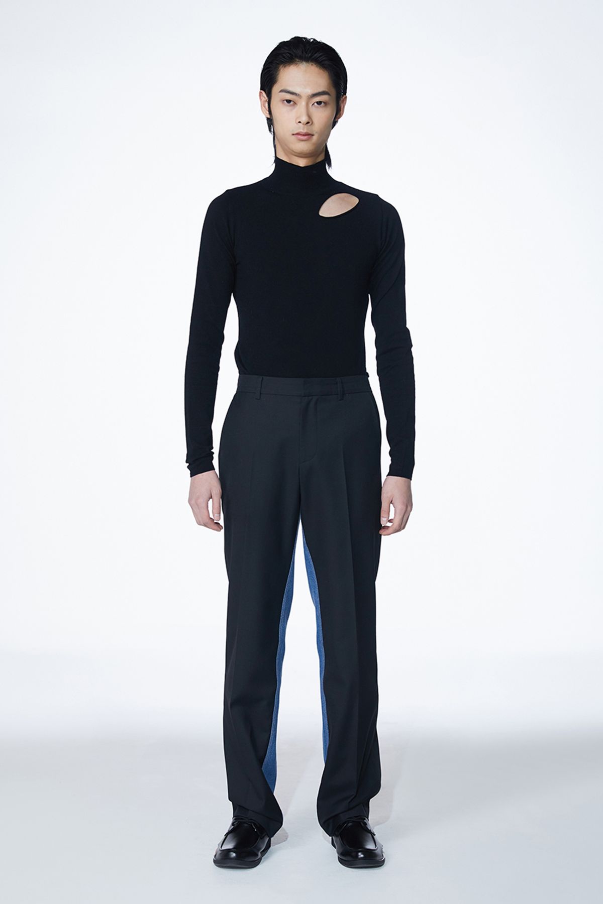 지민리(JIMINLEE) Slit Cut-Out highneck knit 슬릿 컷-아웃 하이넥 니트 블랙