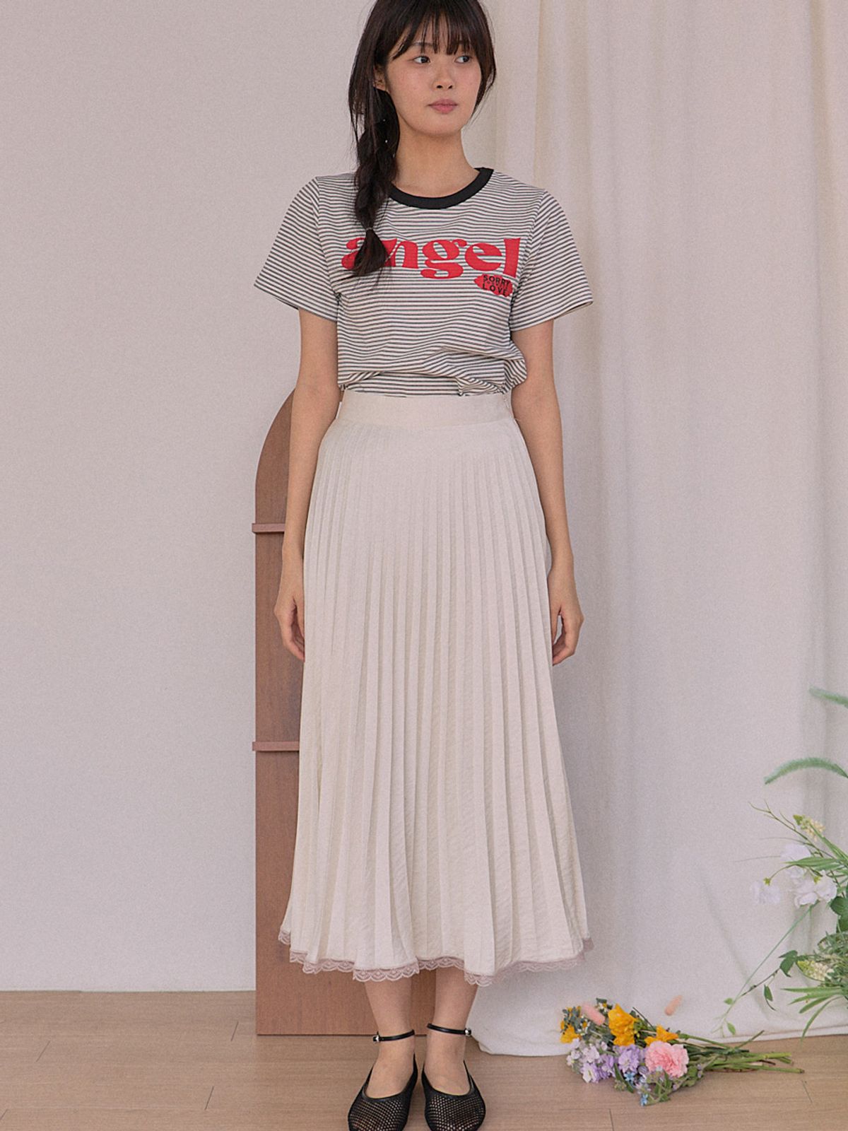쏘리, 투 머치 러브(SORRY, TOO MUCH LOVE) Floaty Pleated Lace Skirt_Ivory