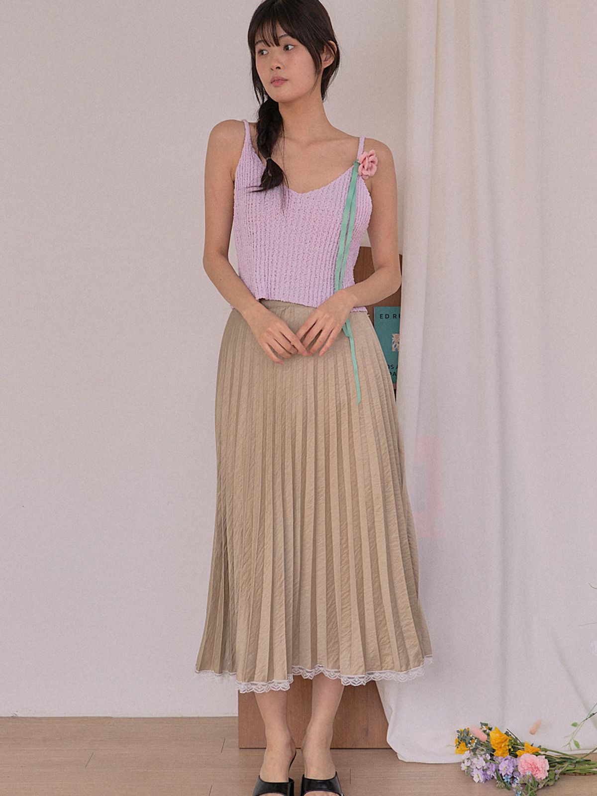쏘리, 투 머치 러브(SORRY, TOO MUCH LOVE) Floaty Pleated Lace Skirt_Beige