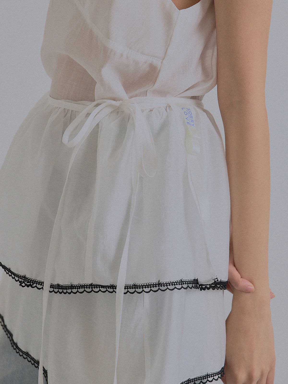 쏘리, 투 머치 러브(SORRY, TOO MUCH LOVE) Ethereal Lace Layered Sheer Wrap Skirt_White