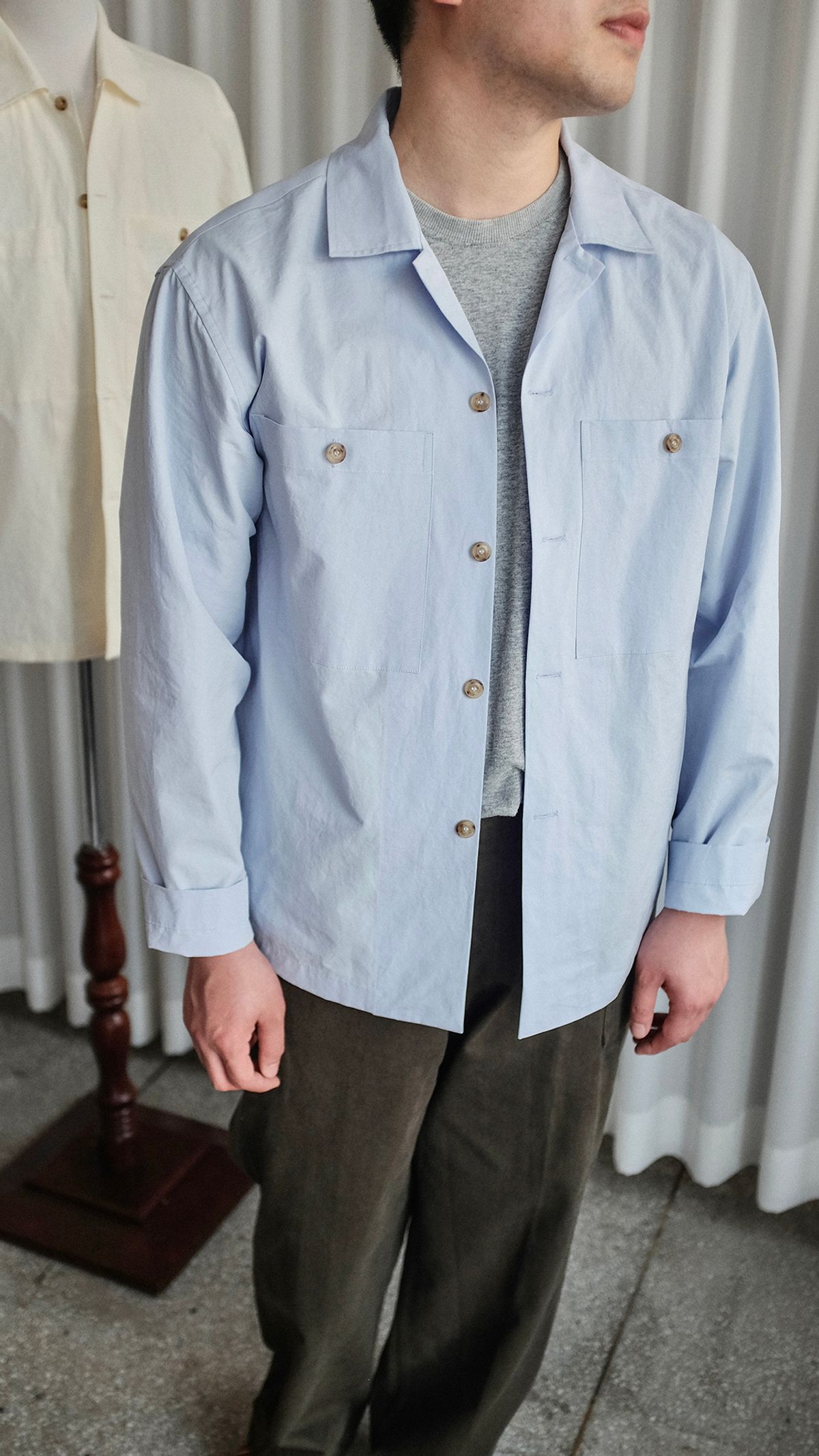 뗄라(TELA) Sky Blue Cotton Two Pocket Over Shirt