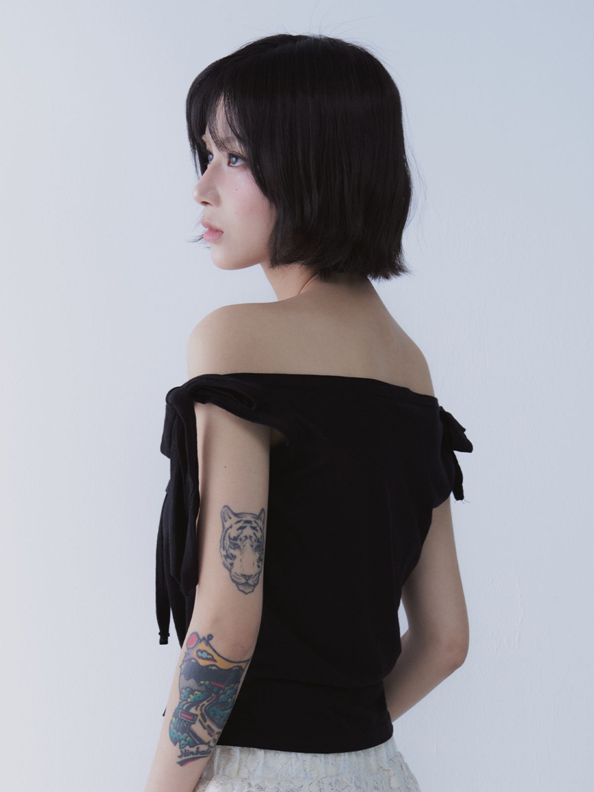쎄쎄쎄(SETSETSET) RABBIT SHIRRING T-SHIRT BLACK