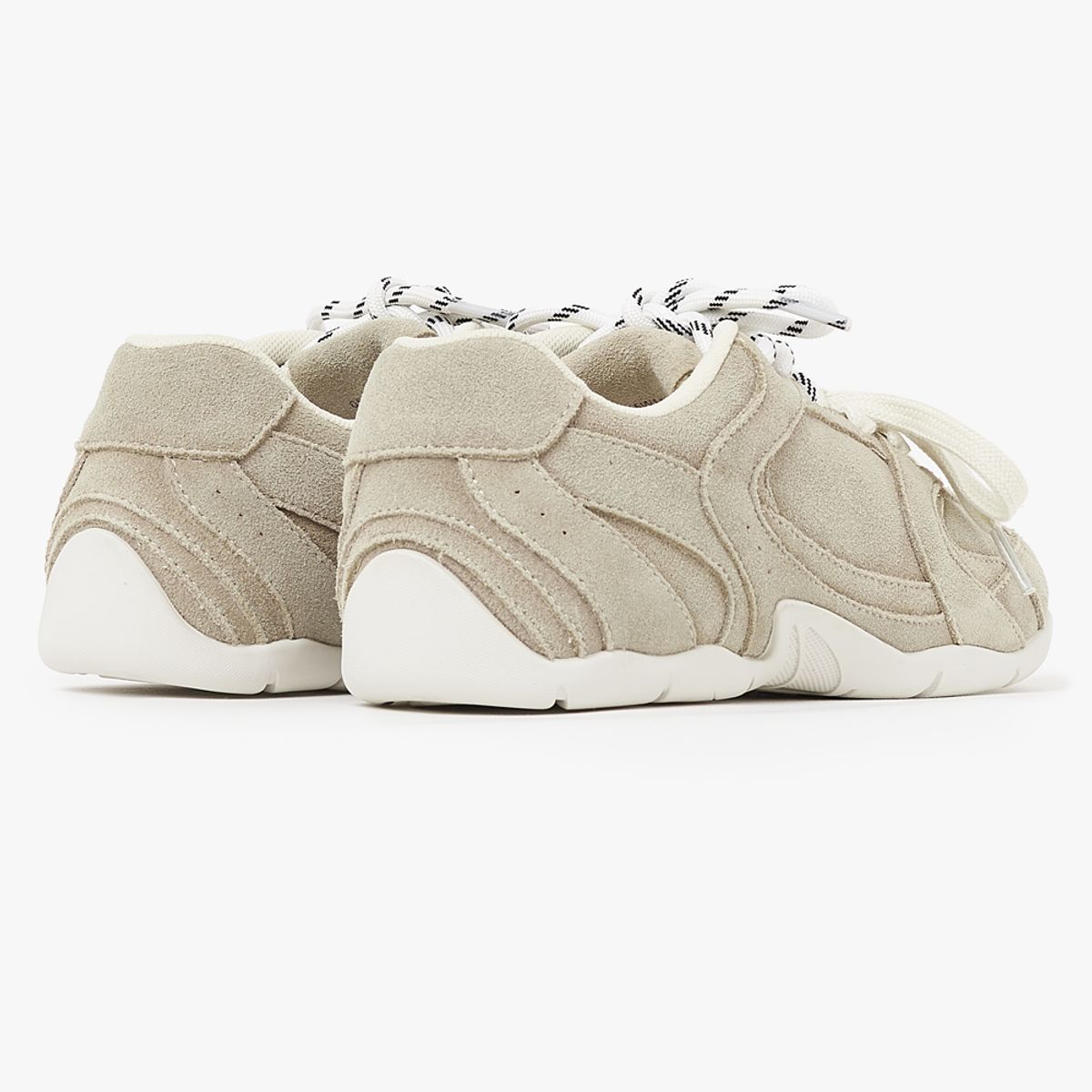 세라(SAERA) 에디션 클래식 스웨이드 러닝 스니커즈 O55W147