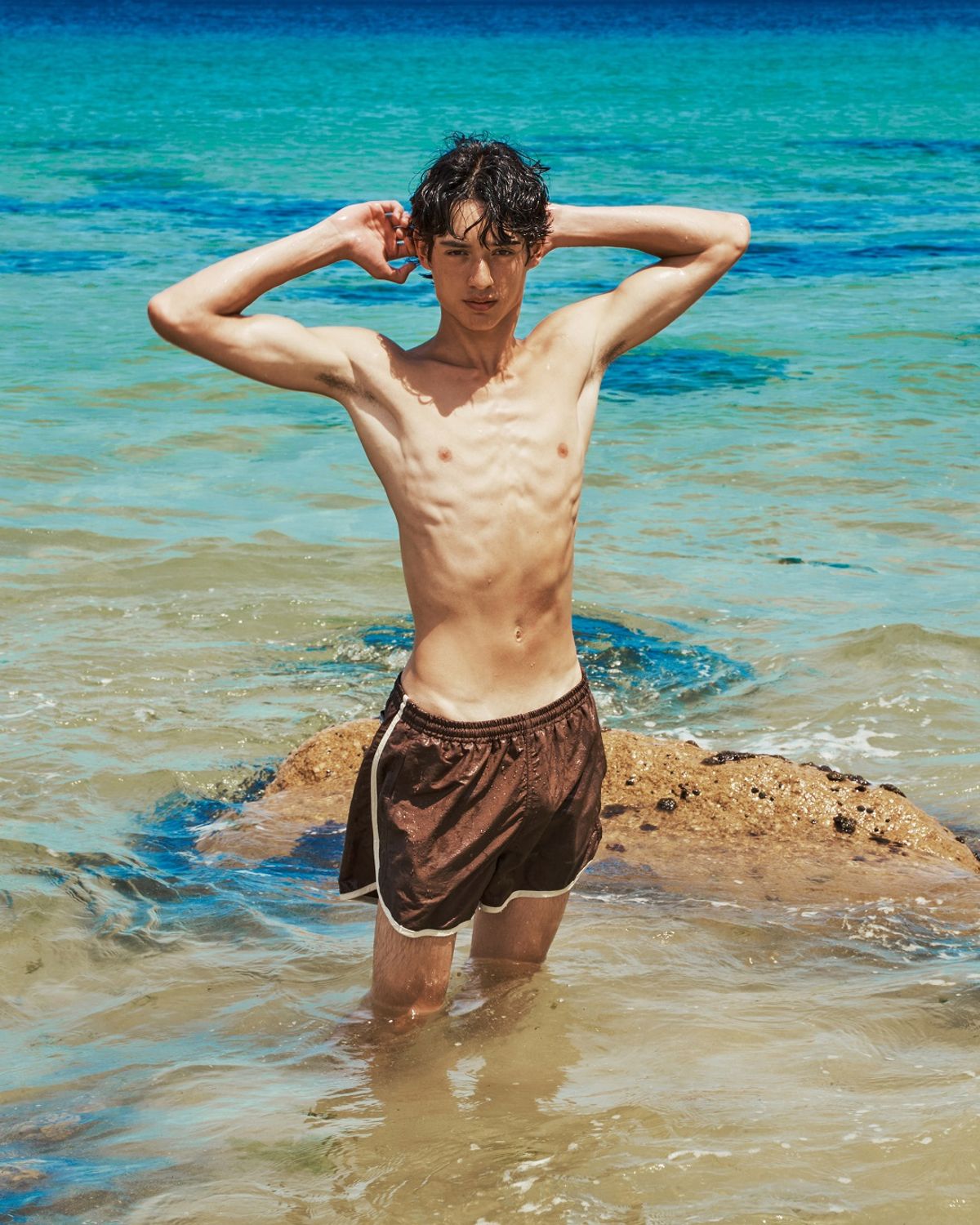 필즈라이크썸머(FEELS LIKE SUMMER) CURVED LINE SWIM SHORTS (BROWN)
