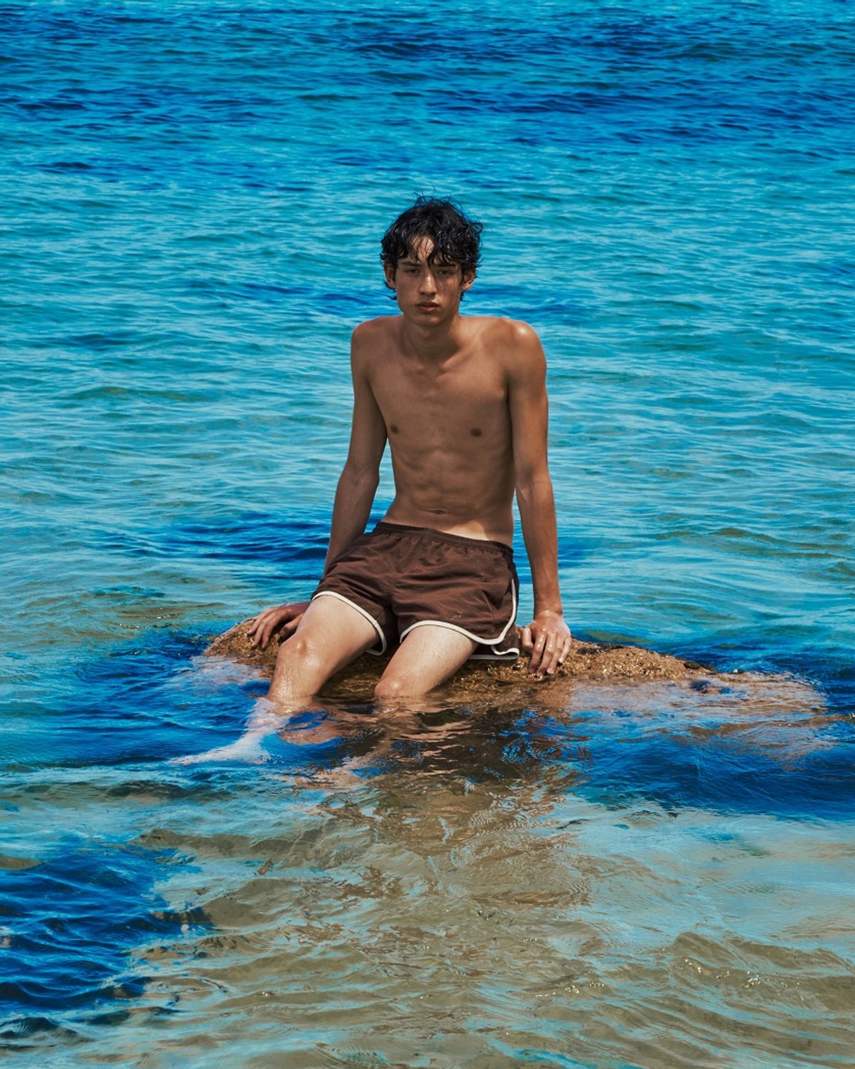 필즈라이크썸머(FEELS LIKE SUMMER) CURVED LINE SWIM SHORTS (BROWN)