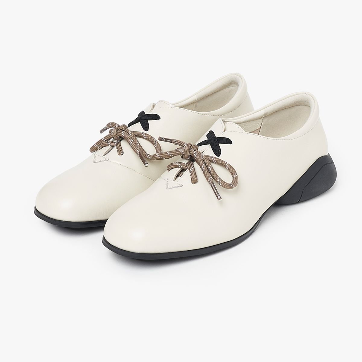 세라(SAERA) 에디션 모던 클래식 컴포트 레이스업 펌프스 O55P131