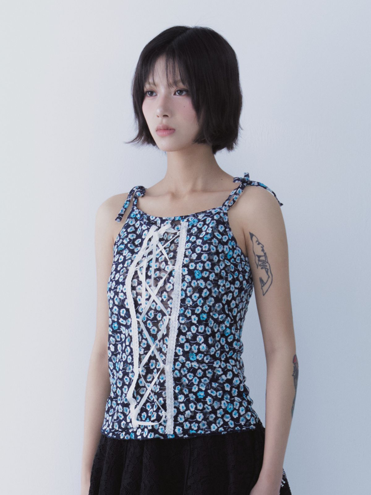 쎄쎄쎄(SETSETSET) SARA LACE UP SLEEVELESS