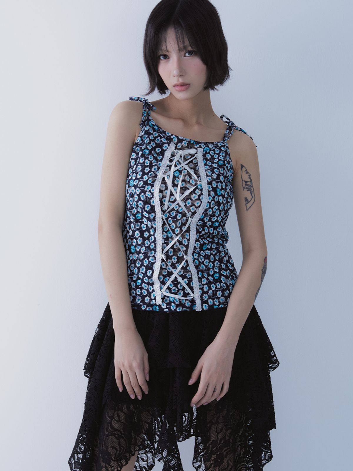 쎄쎄쎄(SETSETSET) SARA LACE UP SLEEVELESS