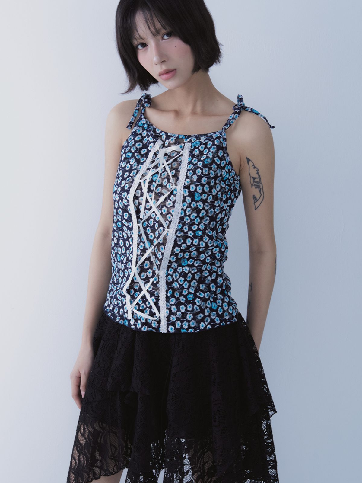 쎄쎄쎄(SETSETSET) SARA LACE UP SLEEVELESS