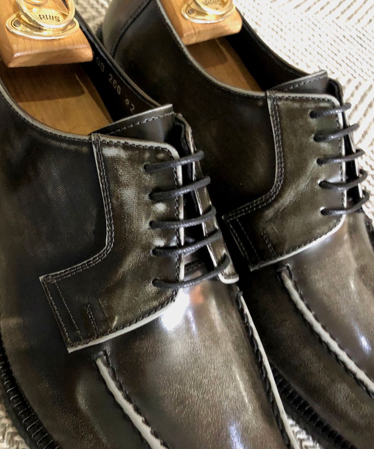 조앤슈(JOENSHOE) 홀스트 옥스퍼드 그레이아도방