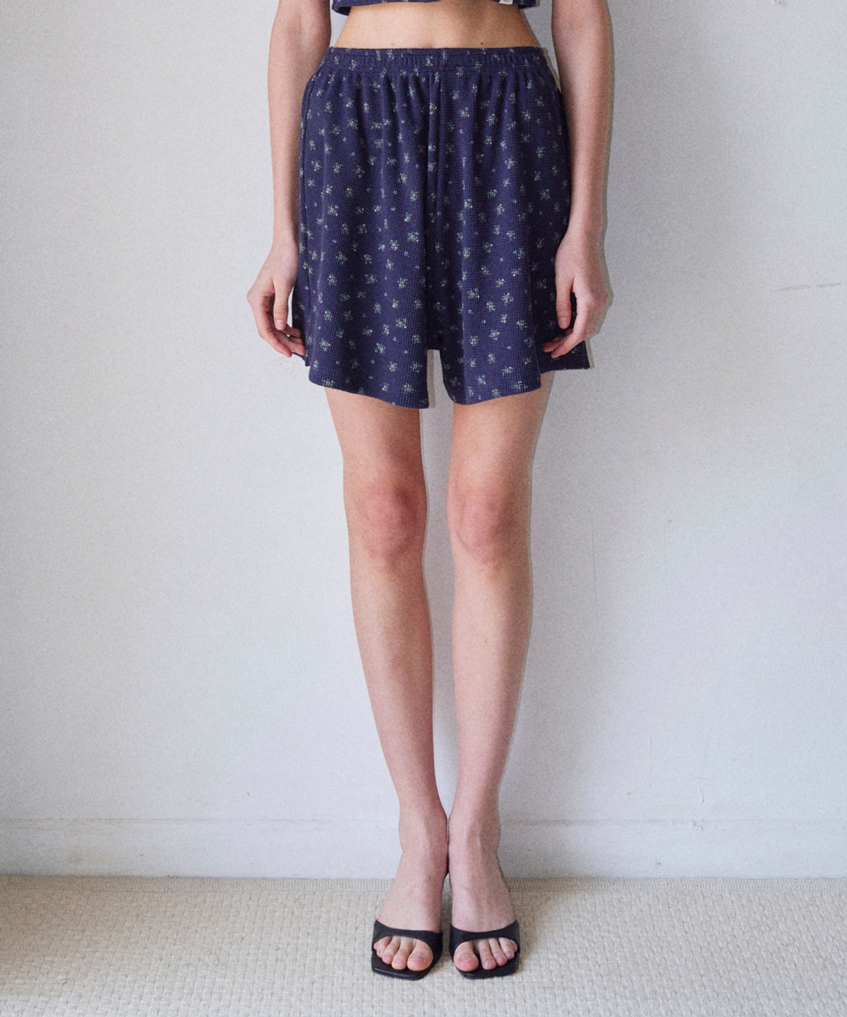 로긴 앤 로지(ROGIN N ROSIE) Waffle Blooming Shorts Navy