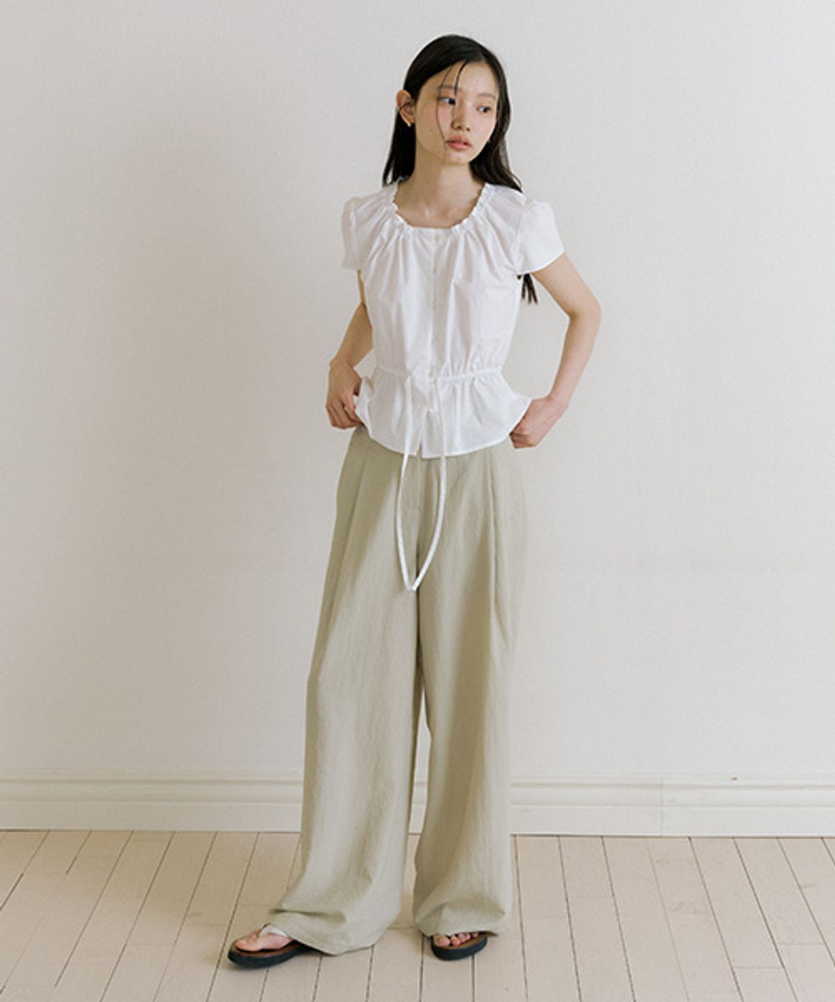 링서울(LINGSEOUL) shirring Peplum blouse-ivory