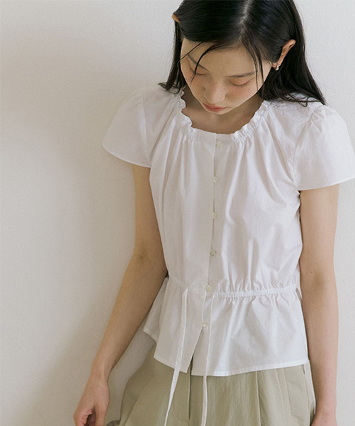 링서울(LINGSEOUL) shirring Peplum blouse-ivory