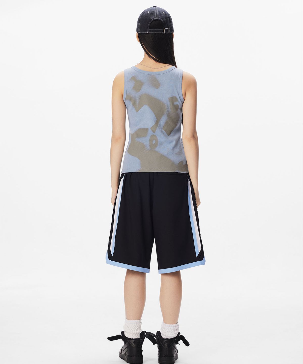 썬러브투어(SUNLOVETOUR) Jump Shorts Black