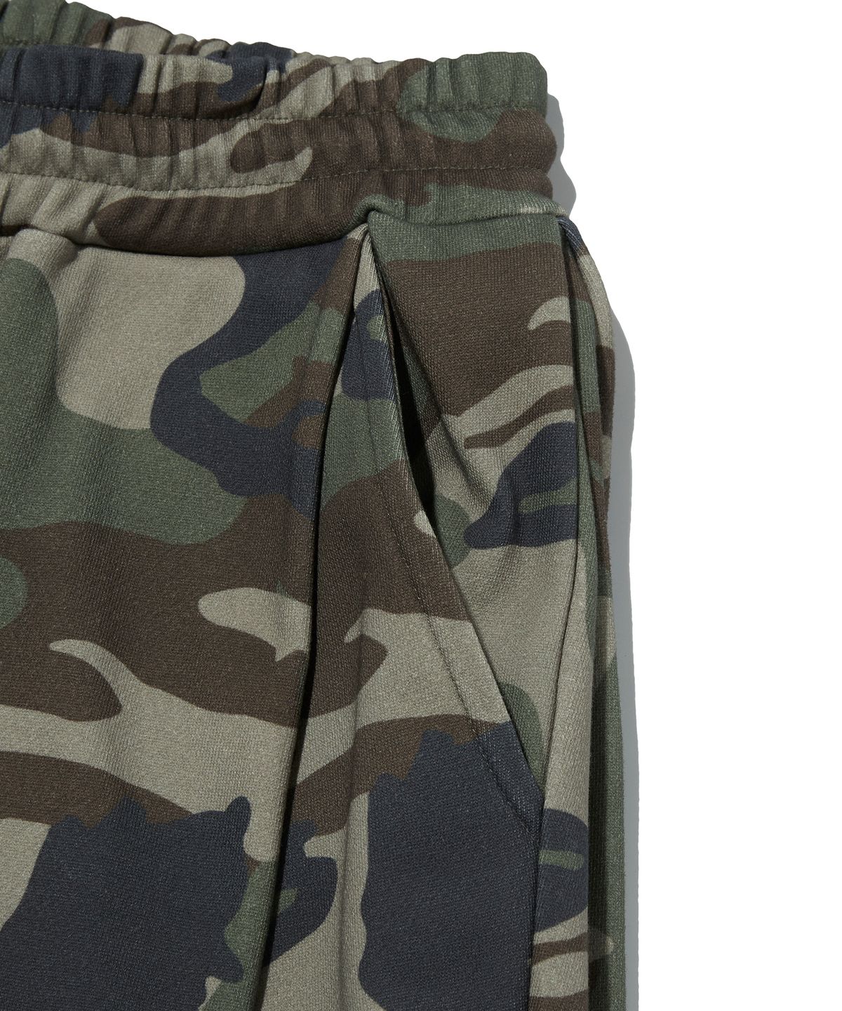 스웨이드(SUADE) TWO TUCK LONG PANTS [CAMO]