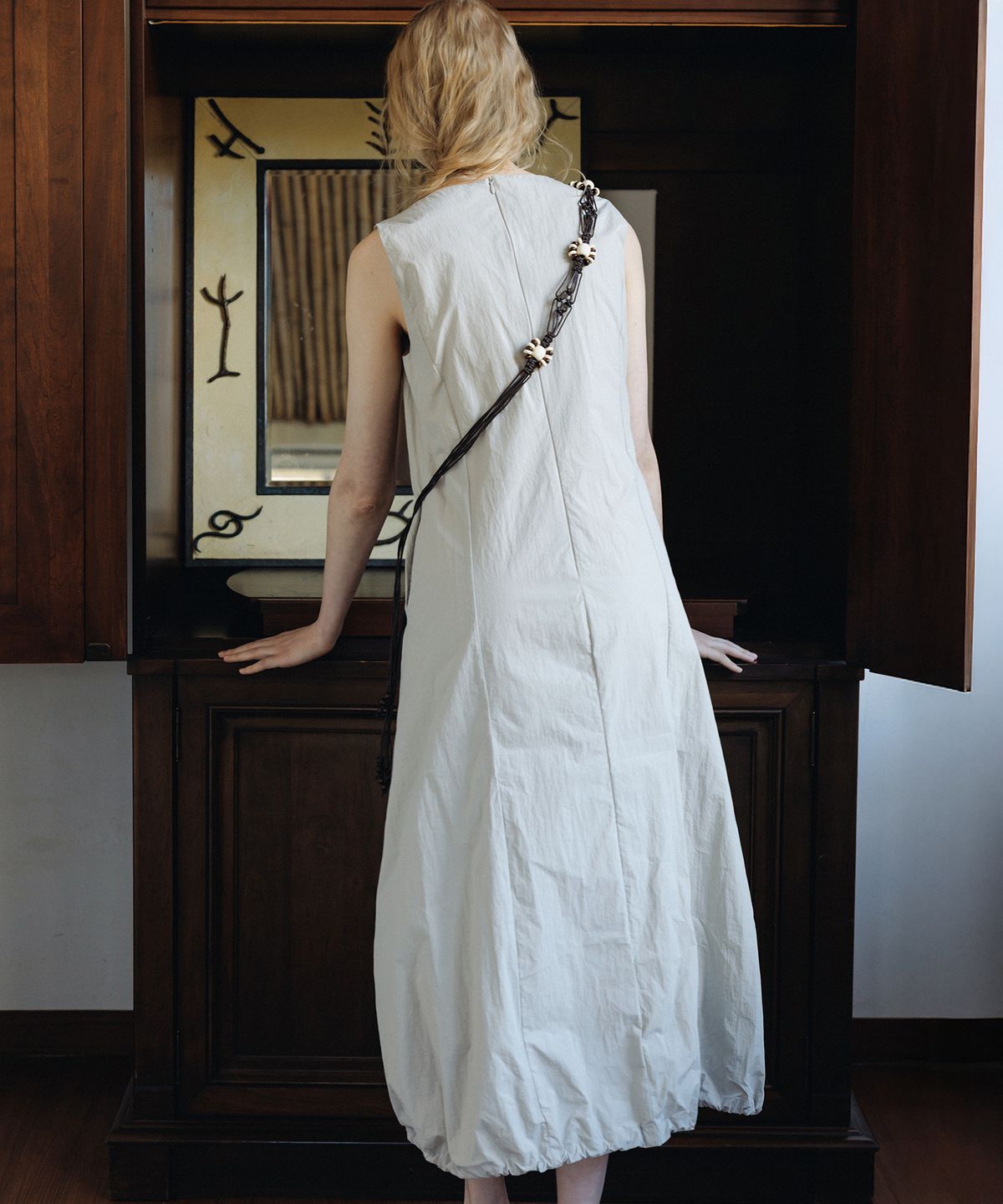 앤니즈(ANDNEEDS) Balloon string dress (beige)