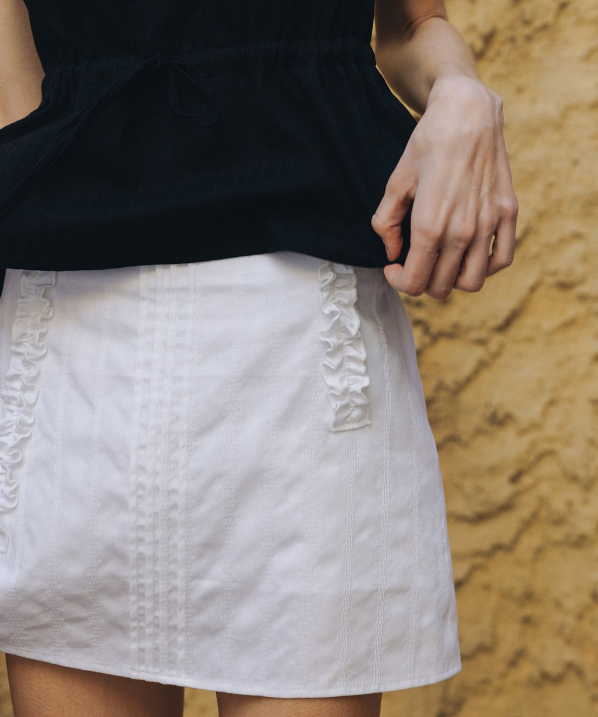 앤니즈(ANDNEEDS) Torre frill mini skirt (white)
