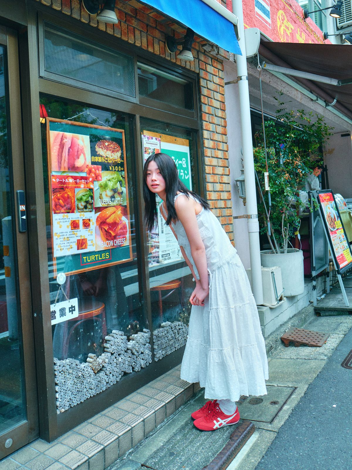 로액슈얼(LO AXUAL) PUNCHING LACE RIBBON TIERD SKIRT_OFF WHITE