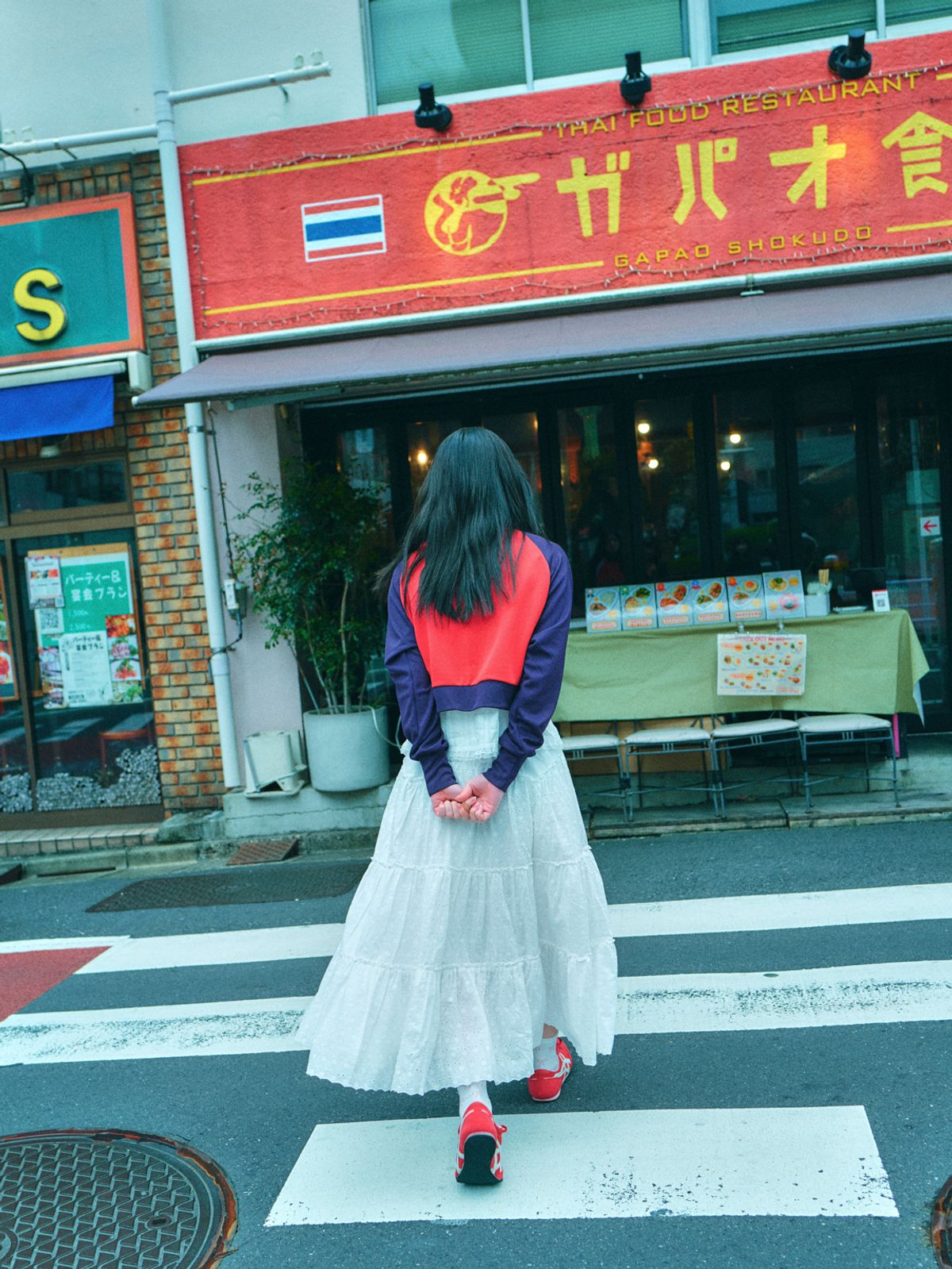 로액슈얼(LO AXUAL) PUNCHING LACE RIBBON TIERD SKIRT_OFF WHITE