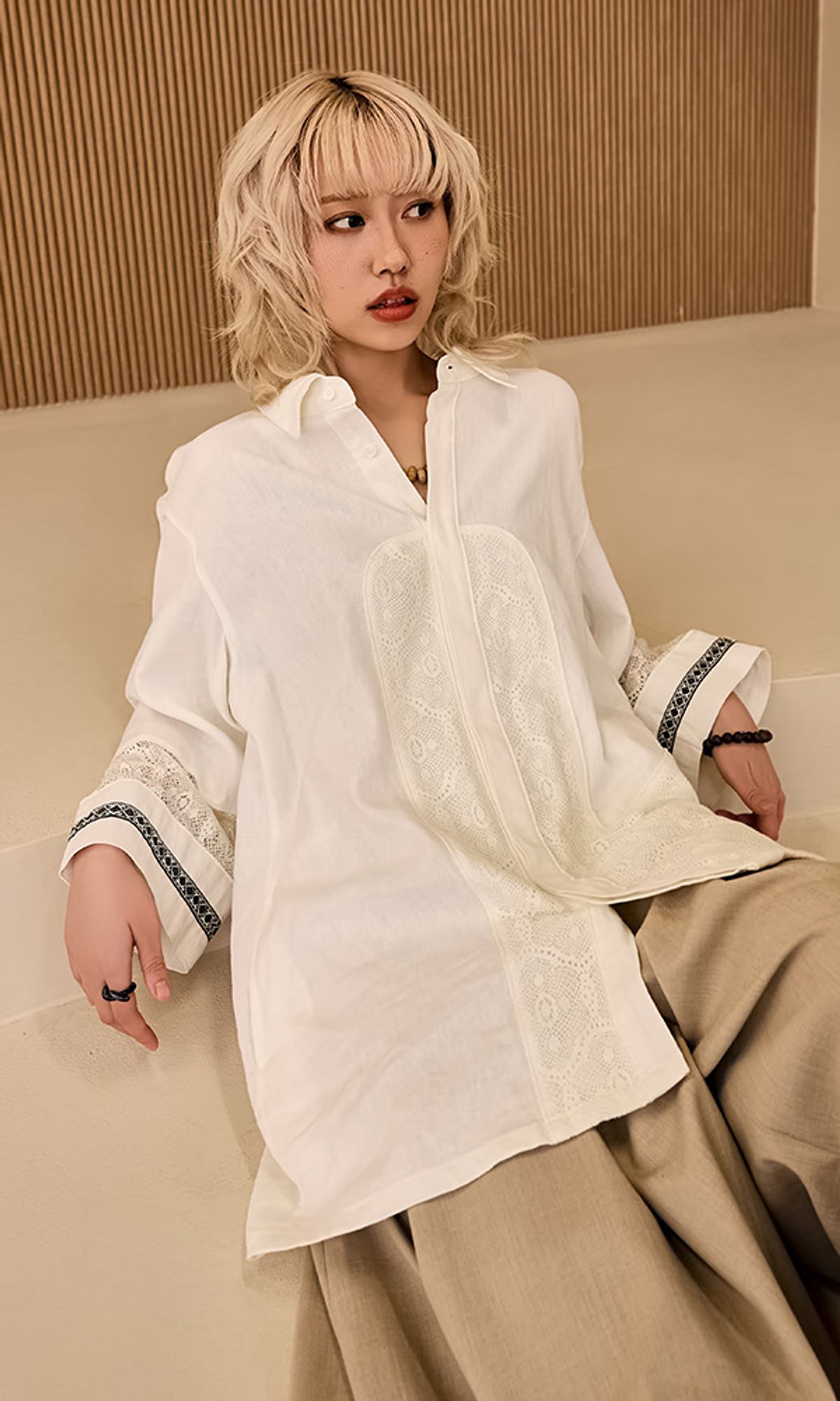 레큘리(RECULER) Lace color combination linen shirts Ivory