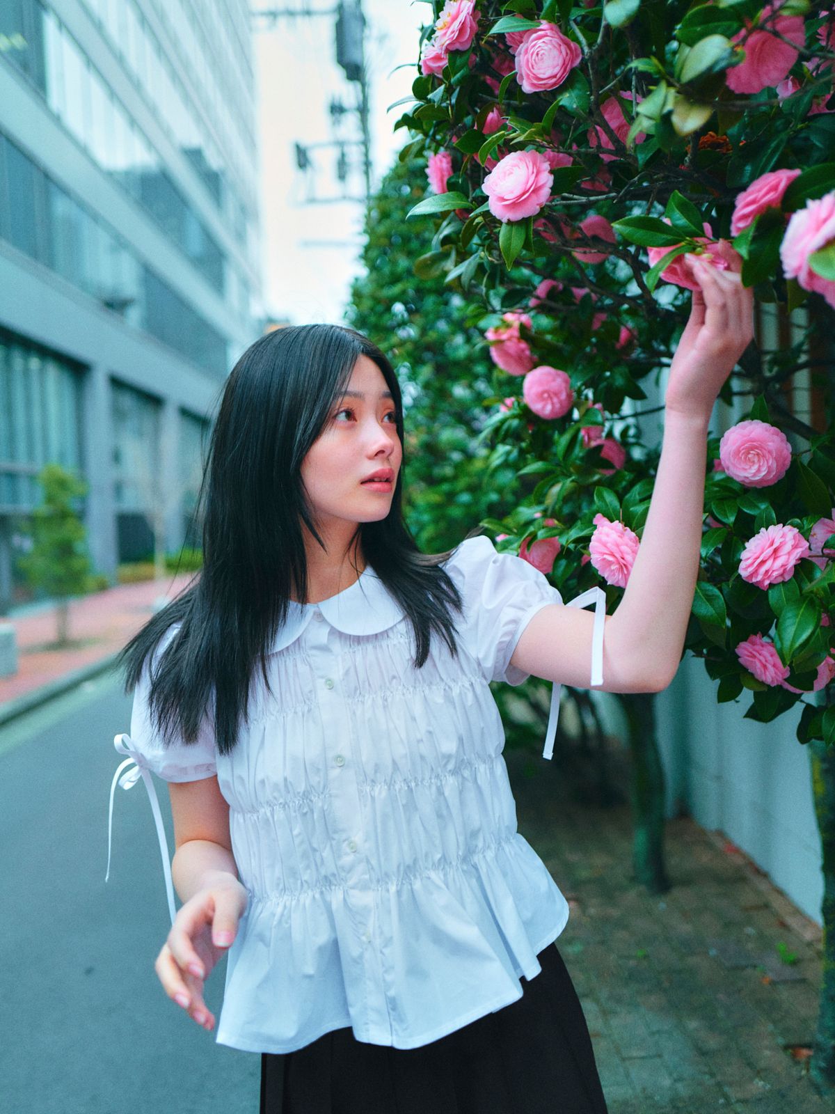 로액슈얼(LO AXUAL) SHIRRING PUFF SHIRTS_WHITE