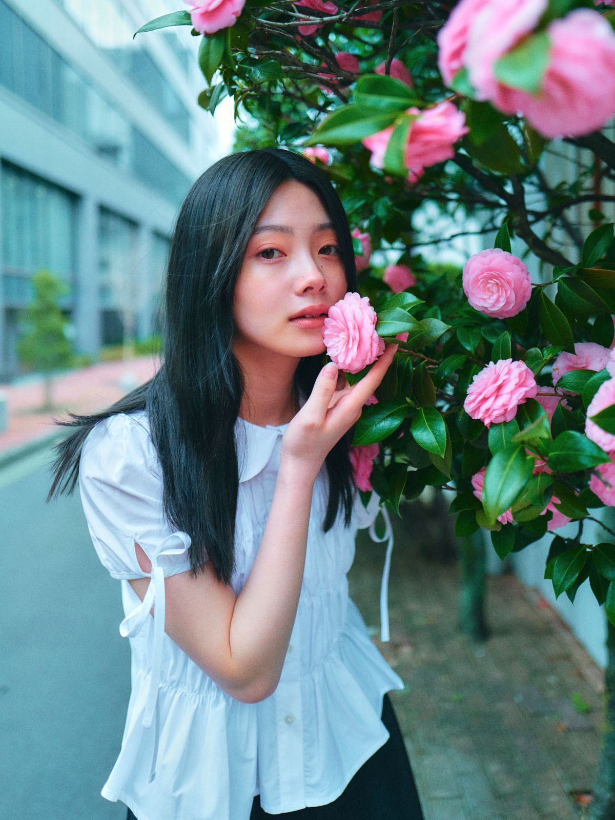 로액슈얼(LO AXUAL) SHIRRING PUFF SHIRTS_WHITE