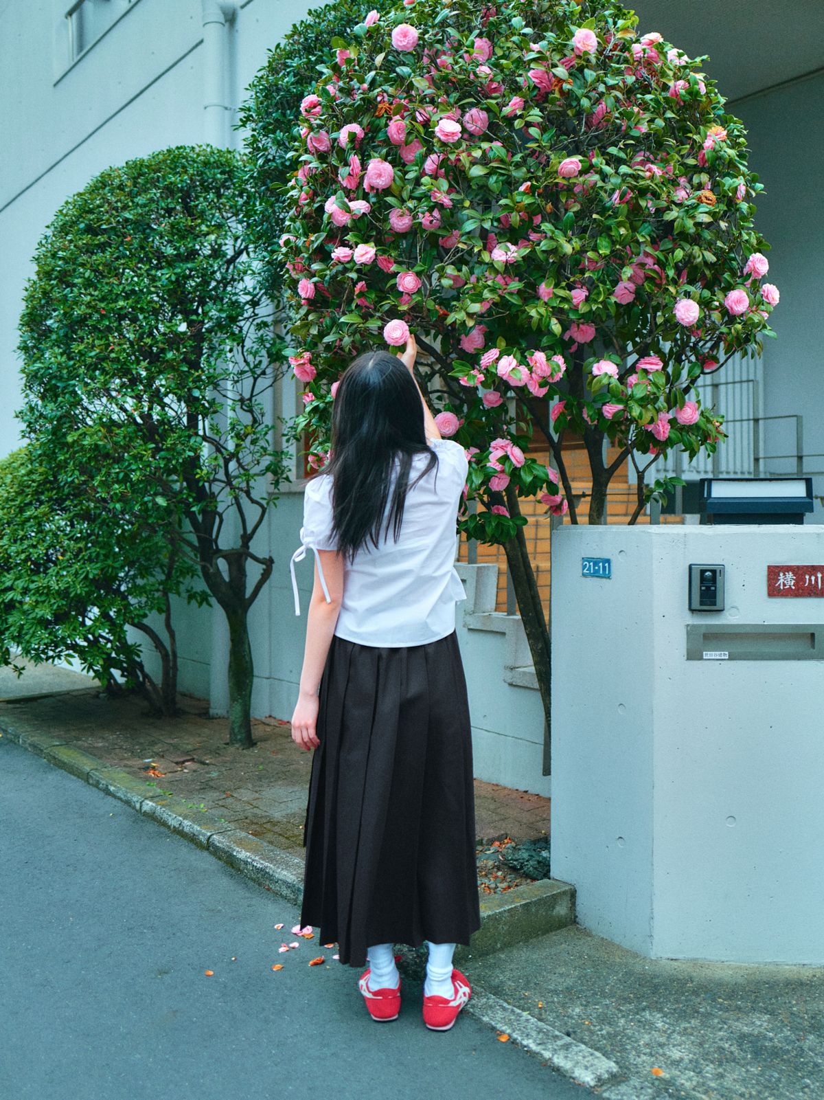 로액슈얼(LO AXUAL) SHIRRING PUFF SHIRTS_WHITE